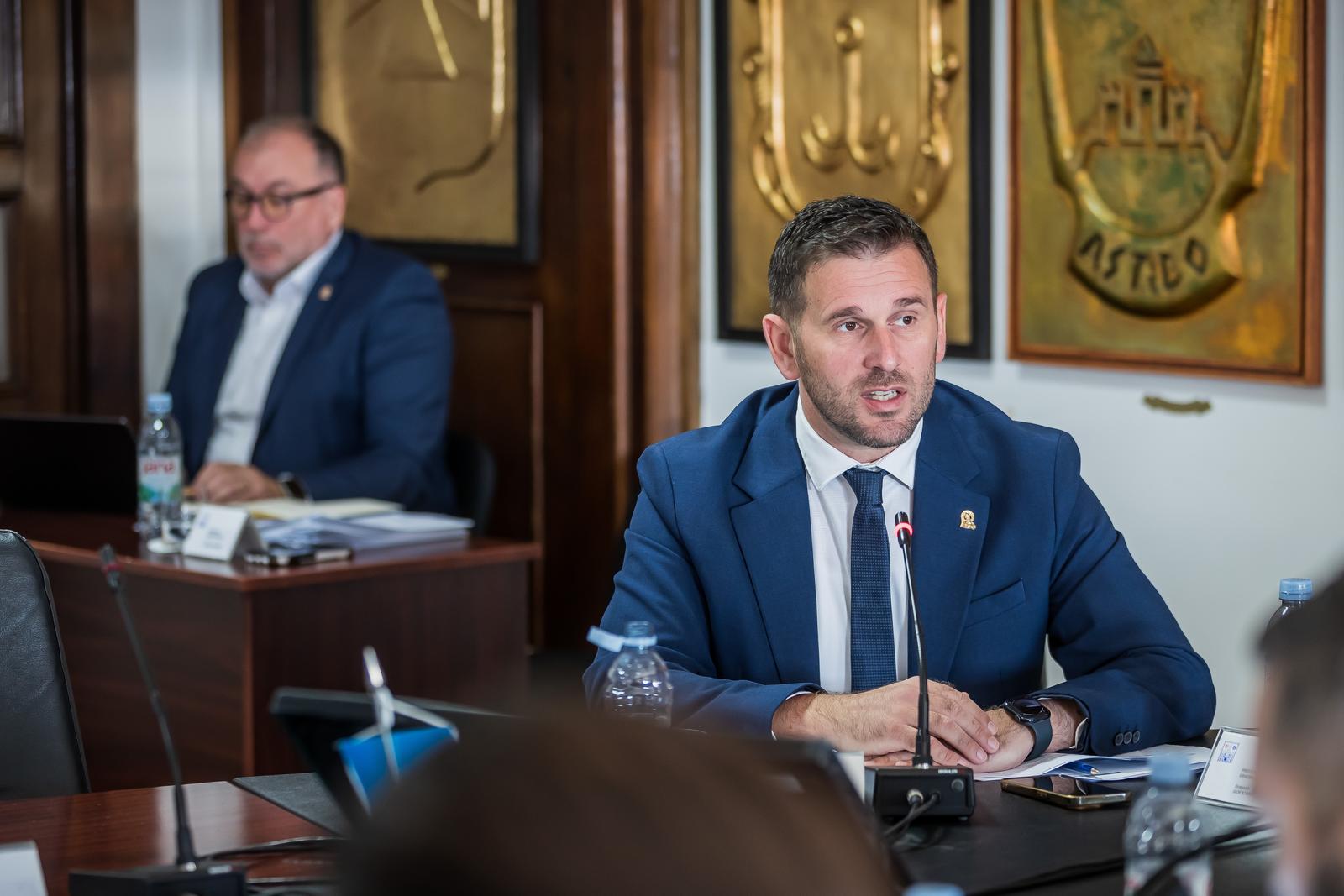 PXL_091025_139868918