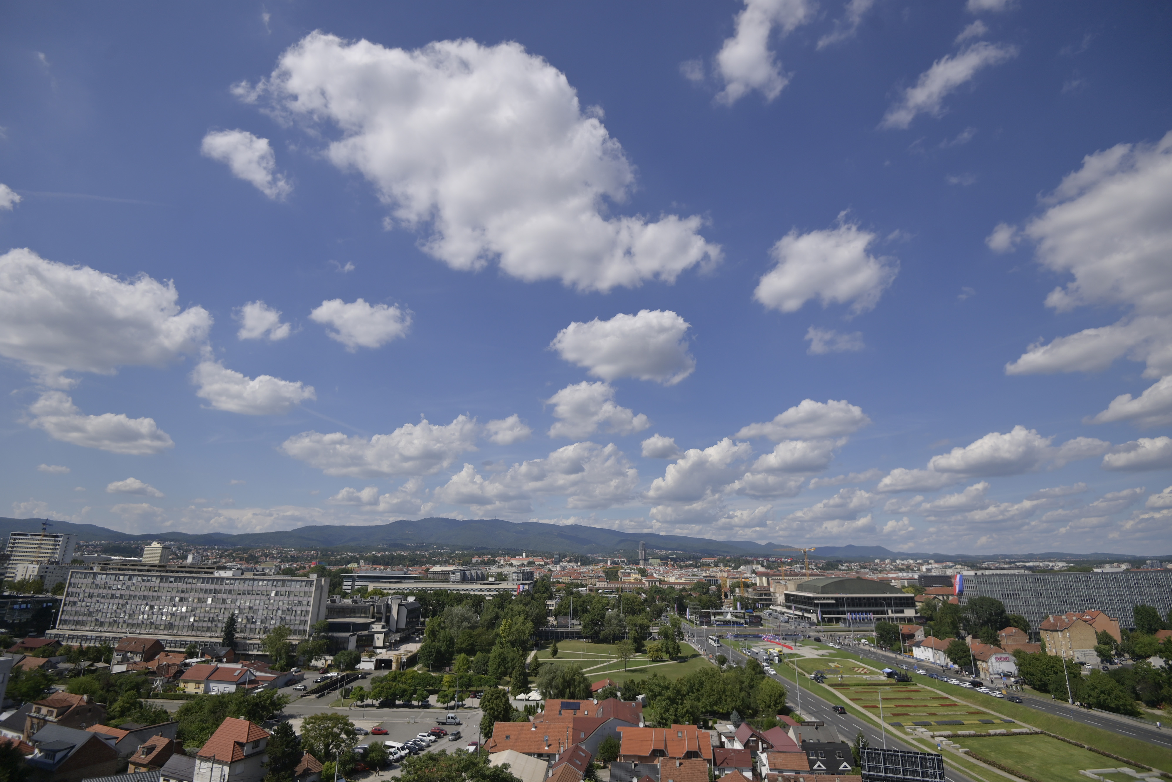 31.07.2025., Zagreb - U povodu obiljezavanja 30. obljetnice vojno-redarstvene operacije Oluja odrzan je svecani vojni mimohod. Pogled na trasu vojnog mimohoda Photo: Igor Soban/PIXSELL
