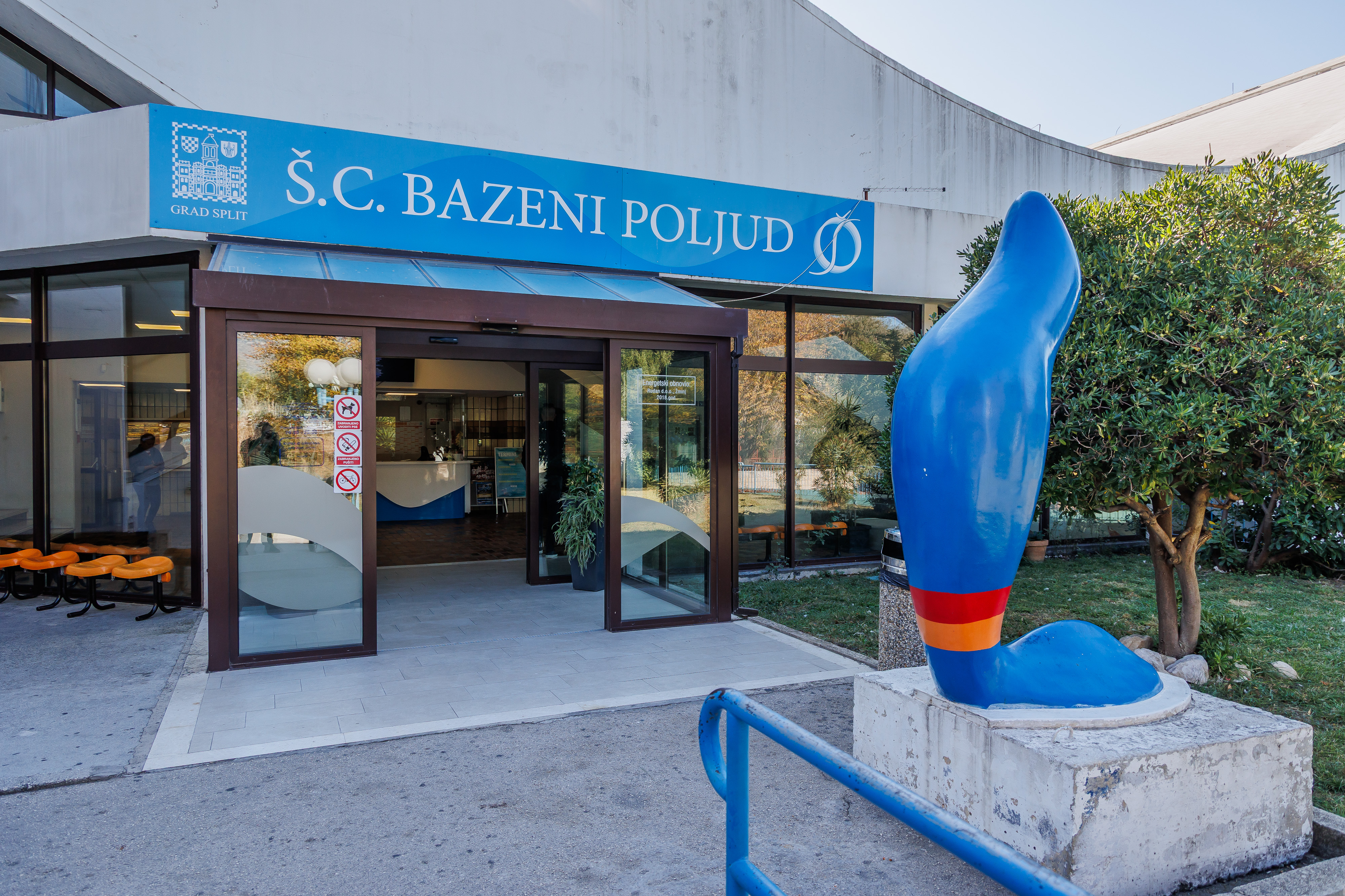 Nesreca na bazenima Poljud. Jutros je doslo do problema nakon isparavanja kemikalija u u bazenima pri ispiranju crijeva.