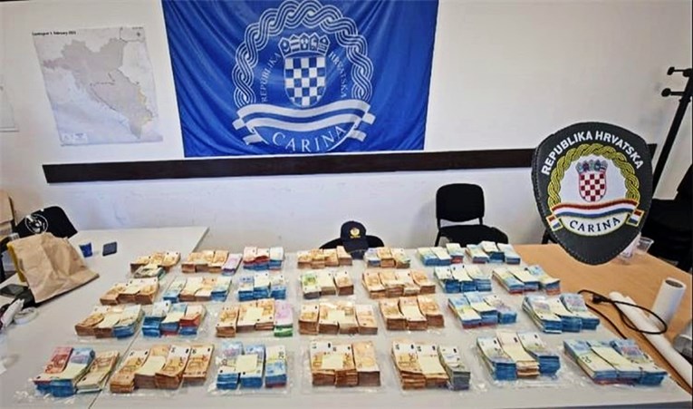 19d2514b-e9e0-4d14-b0a7-5378fcf817da