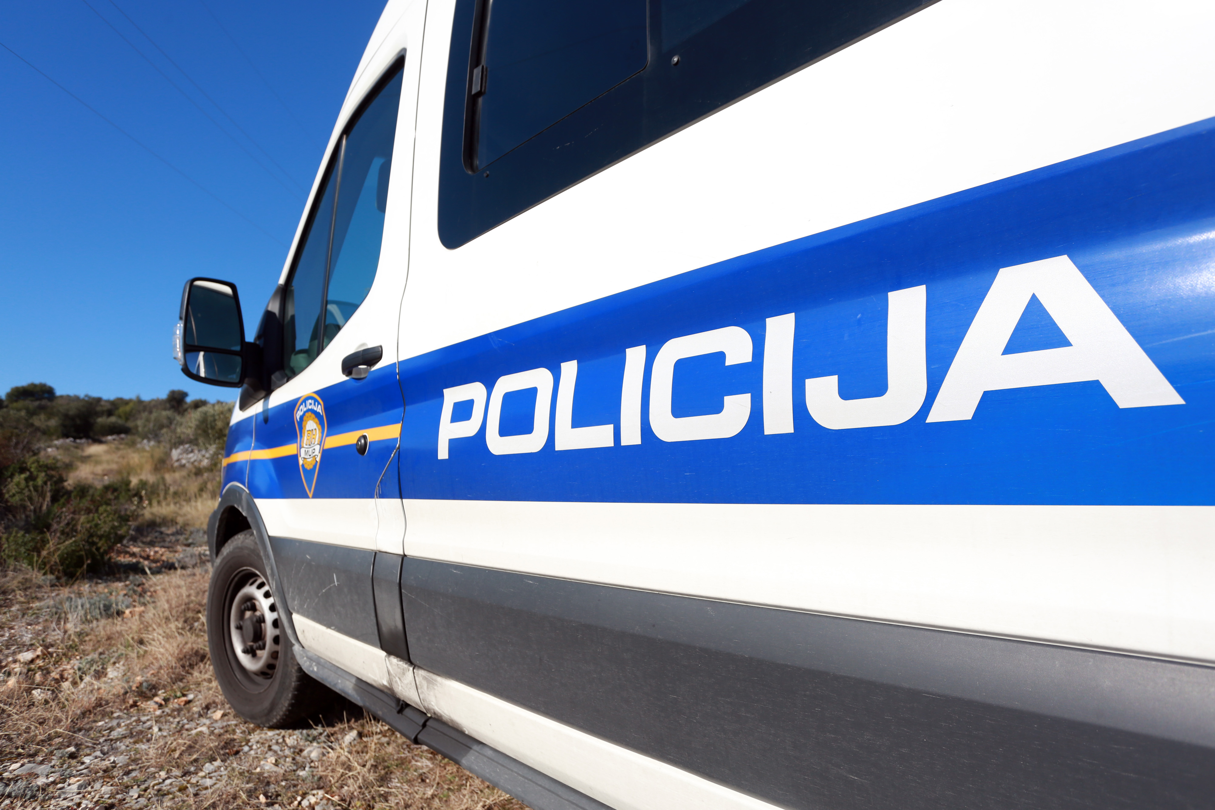 22.01.2017., Trogir, Vrsine - Mjesto gdje je u bunaru pronadjen ranjeni mladic. rPhoto: Miranda Cikotic/PIXSELL r