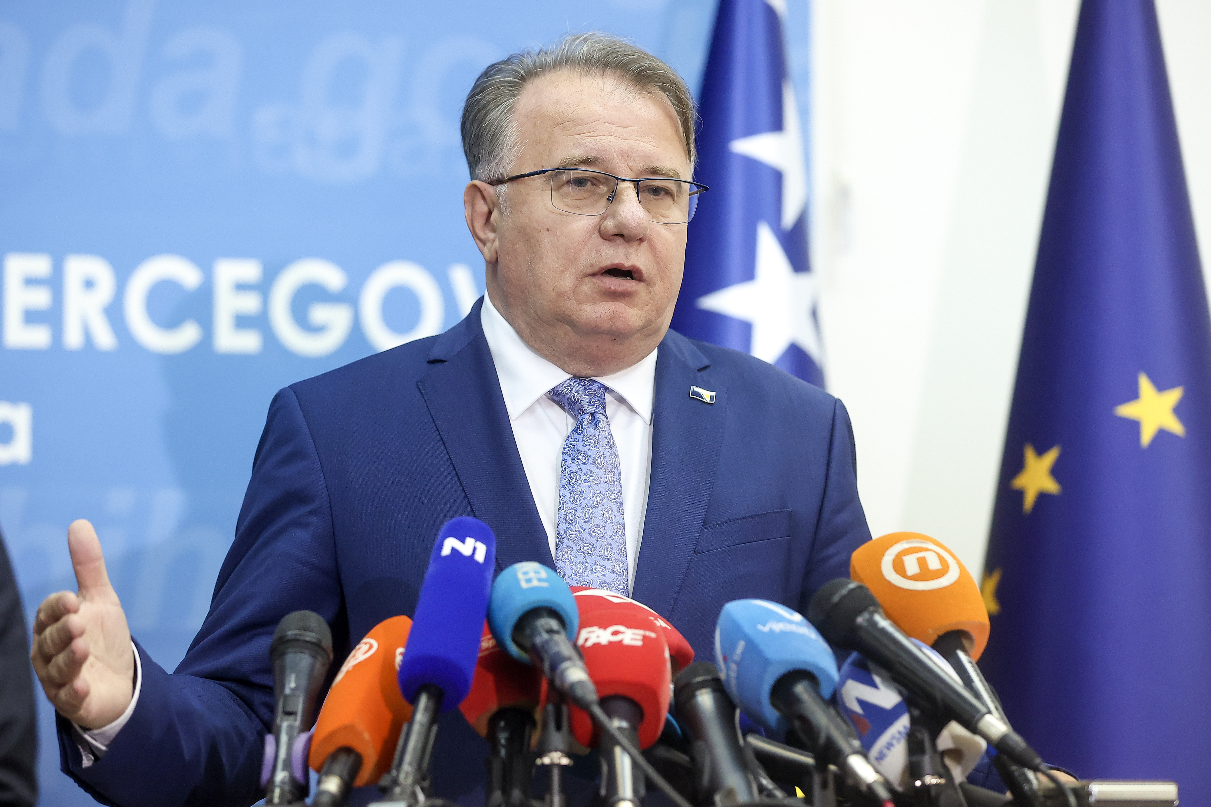 Kosarkasi sarajevske Bosne naredne sezone definitivno ce igrati regionalnu ABA ligu, nakon sto su otklonjene sve prepreke finansijske prirode te rijeseno pitanje dvorane u kojoj ce se igrati utakmice,