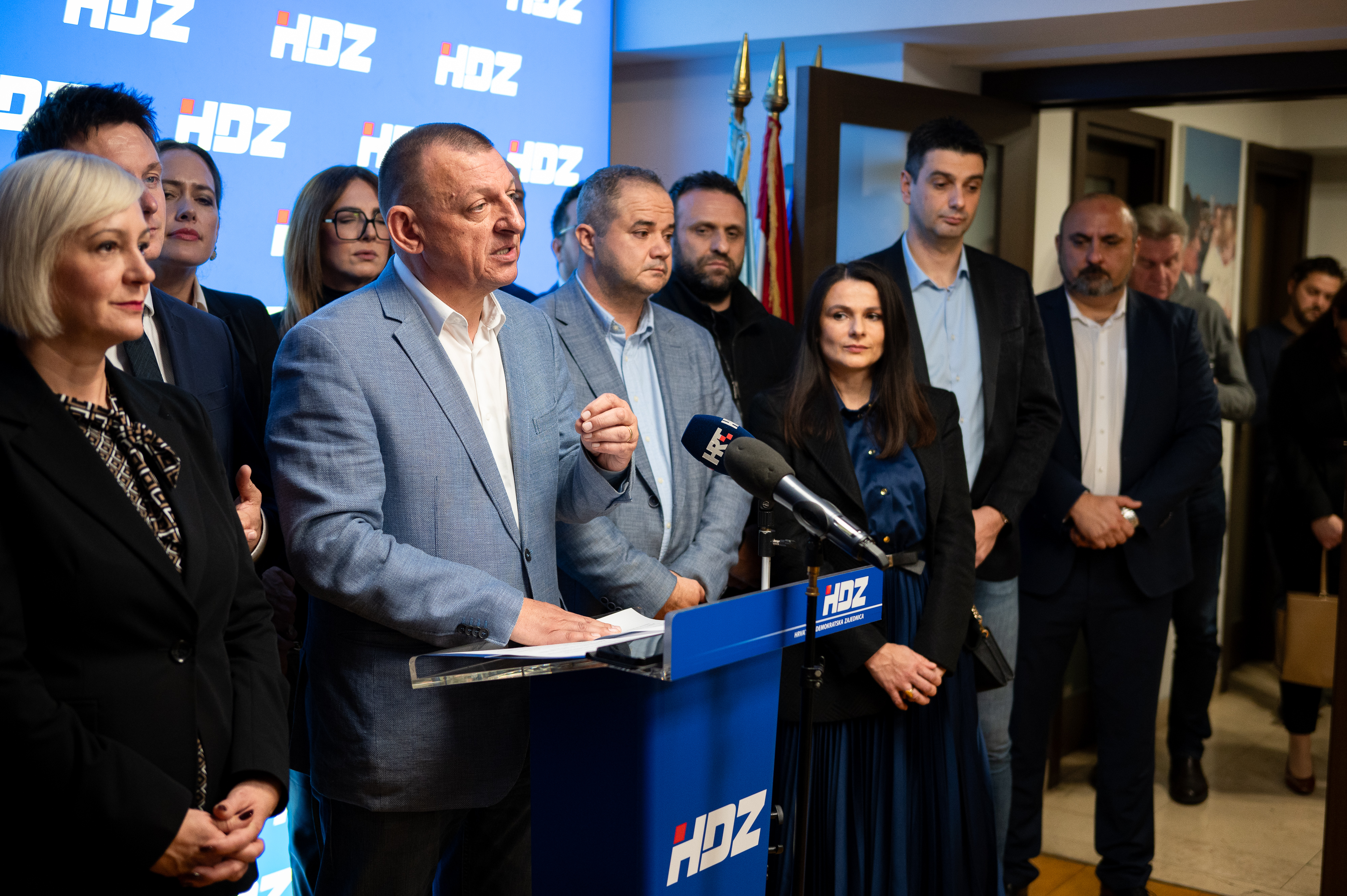 Kandidat za Predsjednika GO HDZ-a Ivan Matijevic daje izjavu za medije. Photo: Luka Antunac/PIXSELL