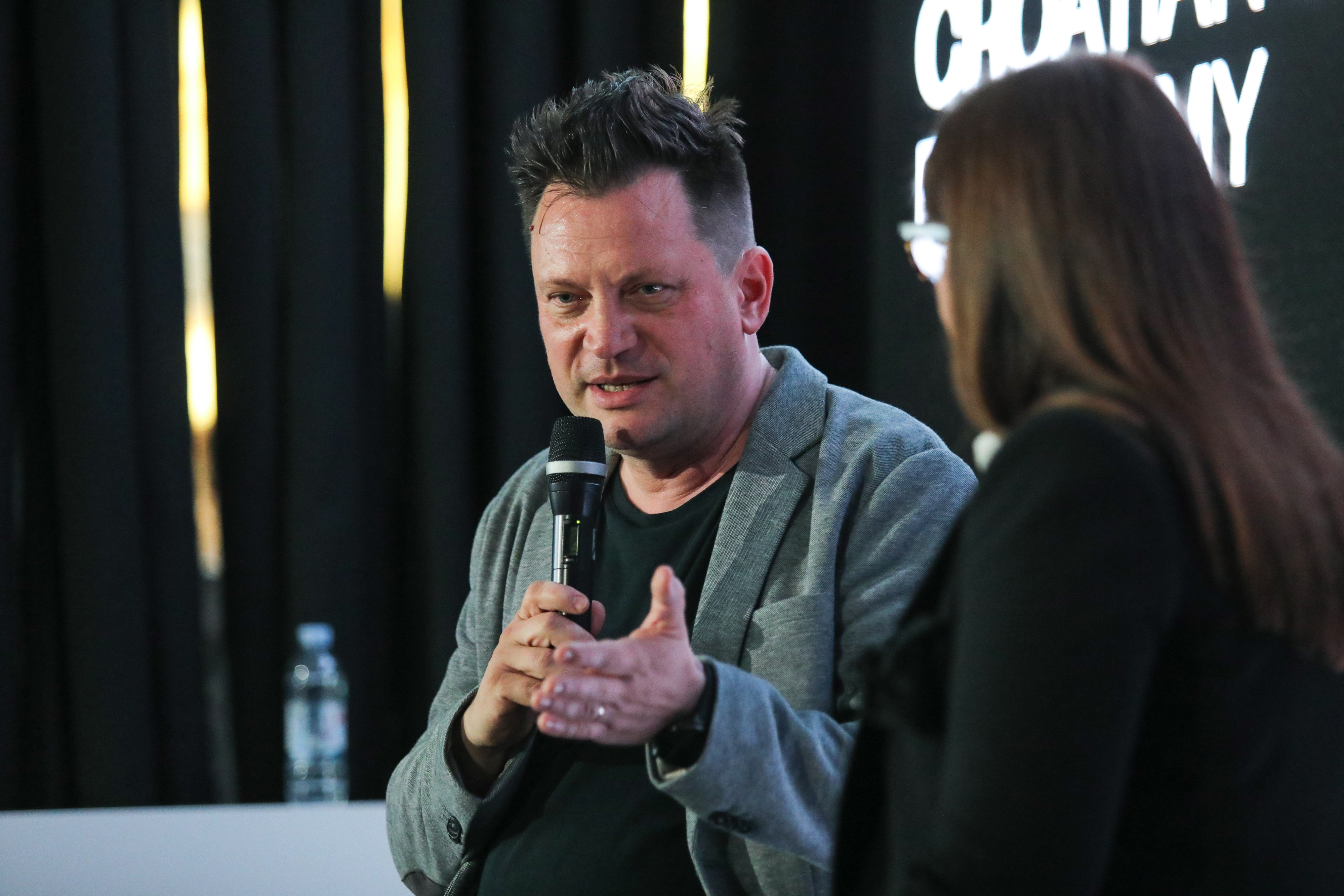 9. Dani komunikacija 2023. u Rovinju. Chat uz vatru, Pokazi mi novac!