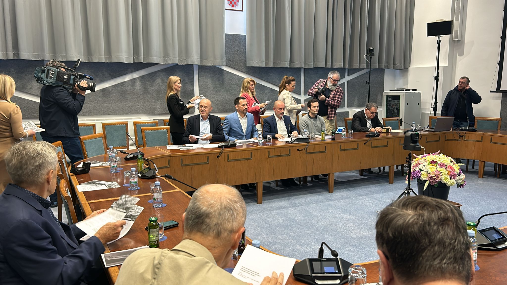 OKRUGLI STOL U SABORU O jASENOVCU U ORGANIZACIJI dOMINO