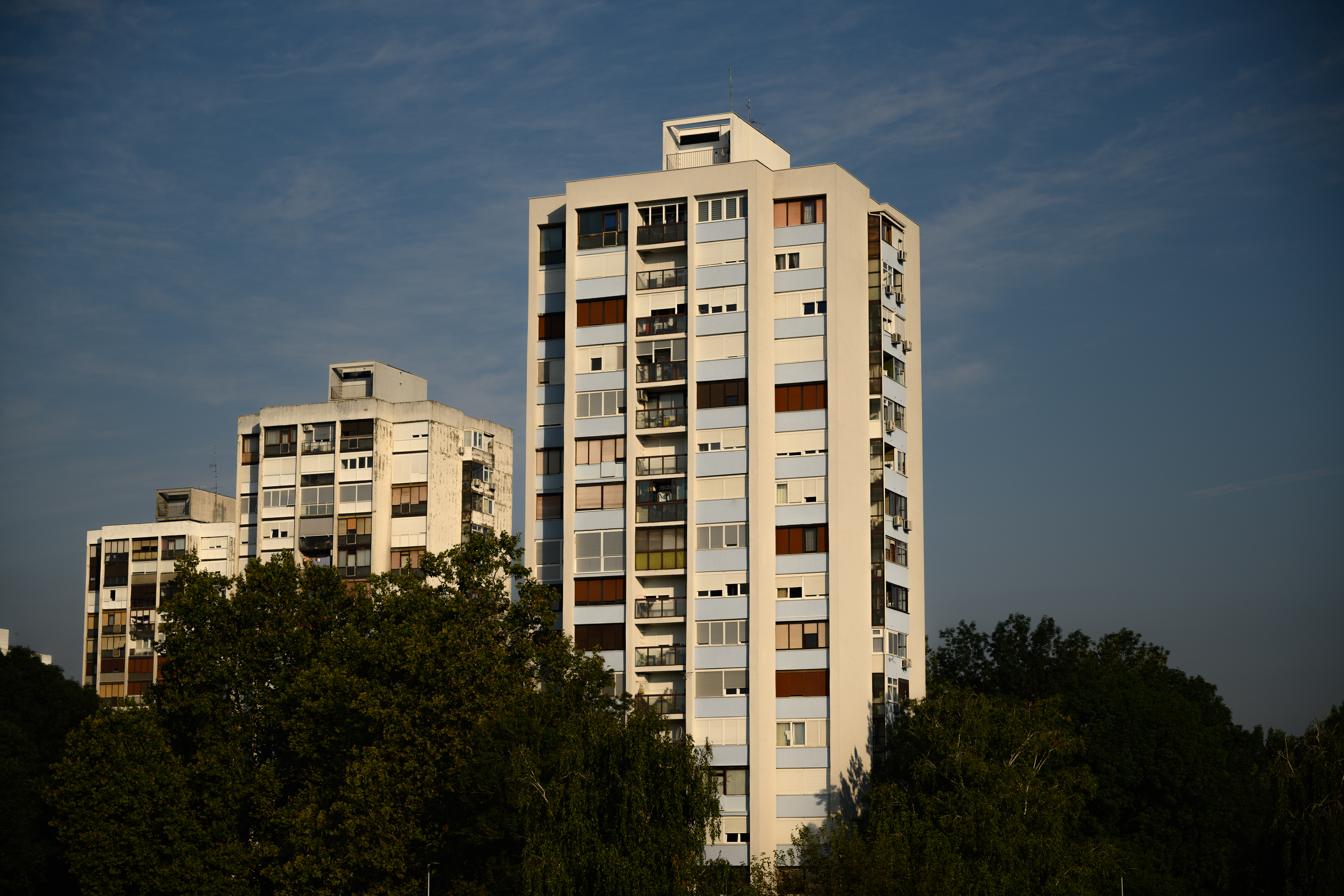 18.08.2023., Zagreb - Pogled s Mosta mladosti na stambene zgrade u novozagrebackom naselju Zaprudje. Photo: Davor Puklavec/PIXSELL