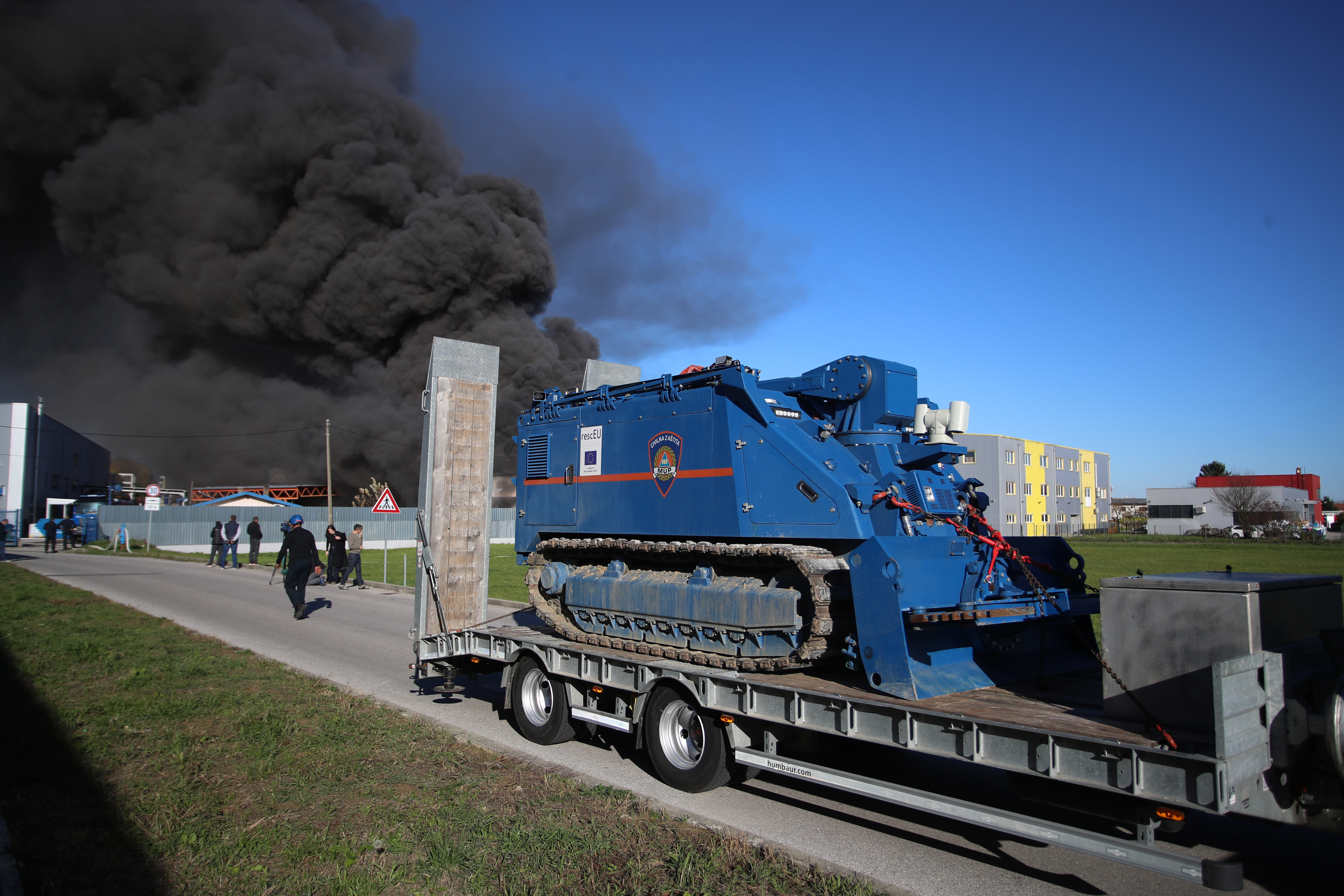 04.11.2025., Sveta Nedelja - Doslo je do pozara u skladistu guma