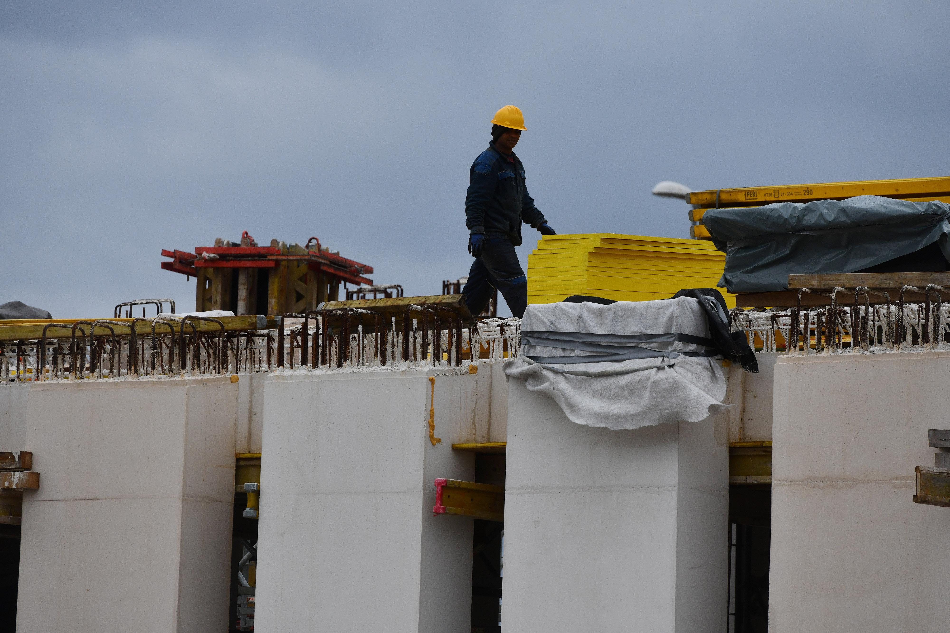 15.01.2024., Sibenik - Radovi na krovistu novog pomorsko-putnickog terminala Gat Vrulje u Sibeniku. Photo: Hrvoje Jelavic/PIXSELL