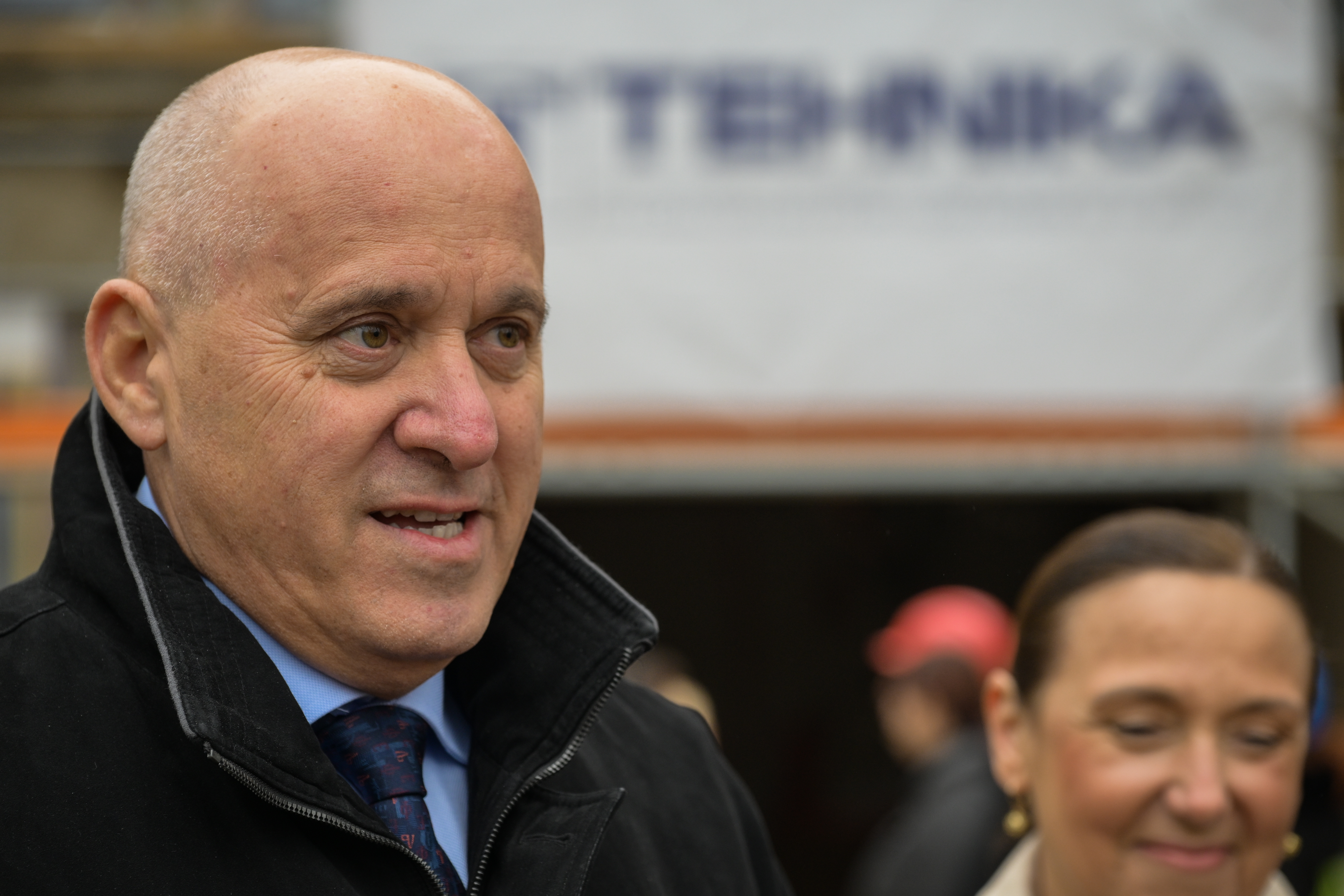 Potpredsjednik Vlade i ministar prostornoga uredenja, graditeljstva i drzavne imovine Branko Bacic obisao je gradilista cjelovite obnove zgrade Hrvatskog zavoda za javno zdravstvo u Nazorovoj gdje su mu se pridruzili ministrica zdravstva Irena Hrstic