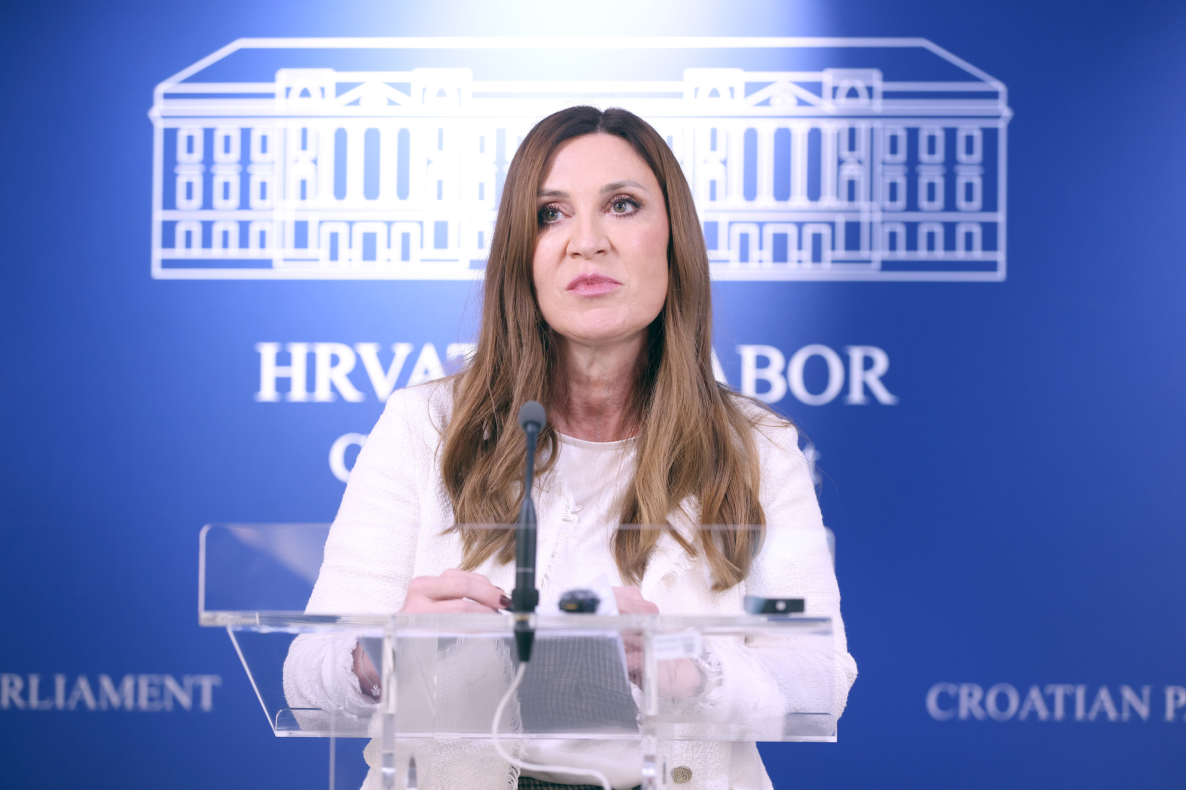 Na konferenciji za medije Kluba zastupnika SDP-a odrzanoj u Saboru o temi: „HDZ kroz Zakone o gradnji i prostornom uredjenju opet na strani krupnog kapitala“ govorile su zastupnice Mirela Ahmetovic i Jasenka Augustan Pentek.  Photo: Patrik Macek/PIXSELL