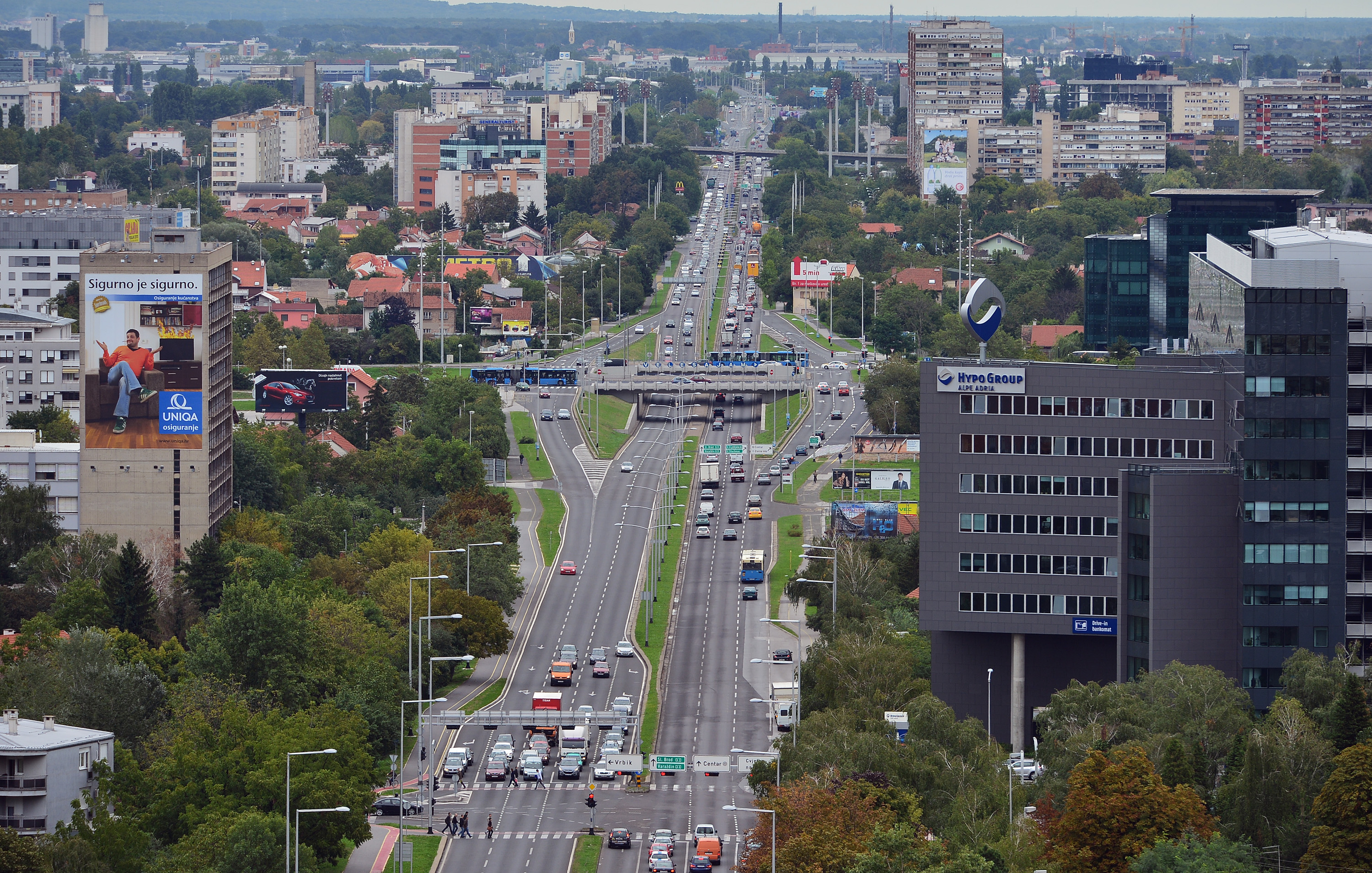 Pogled s Vjesnikova nebodera na Slavonsku aveniju
