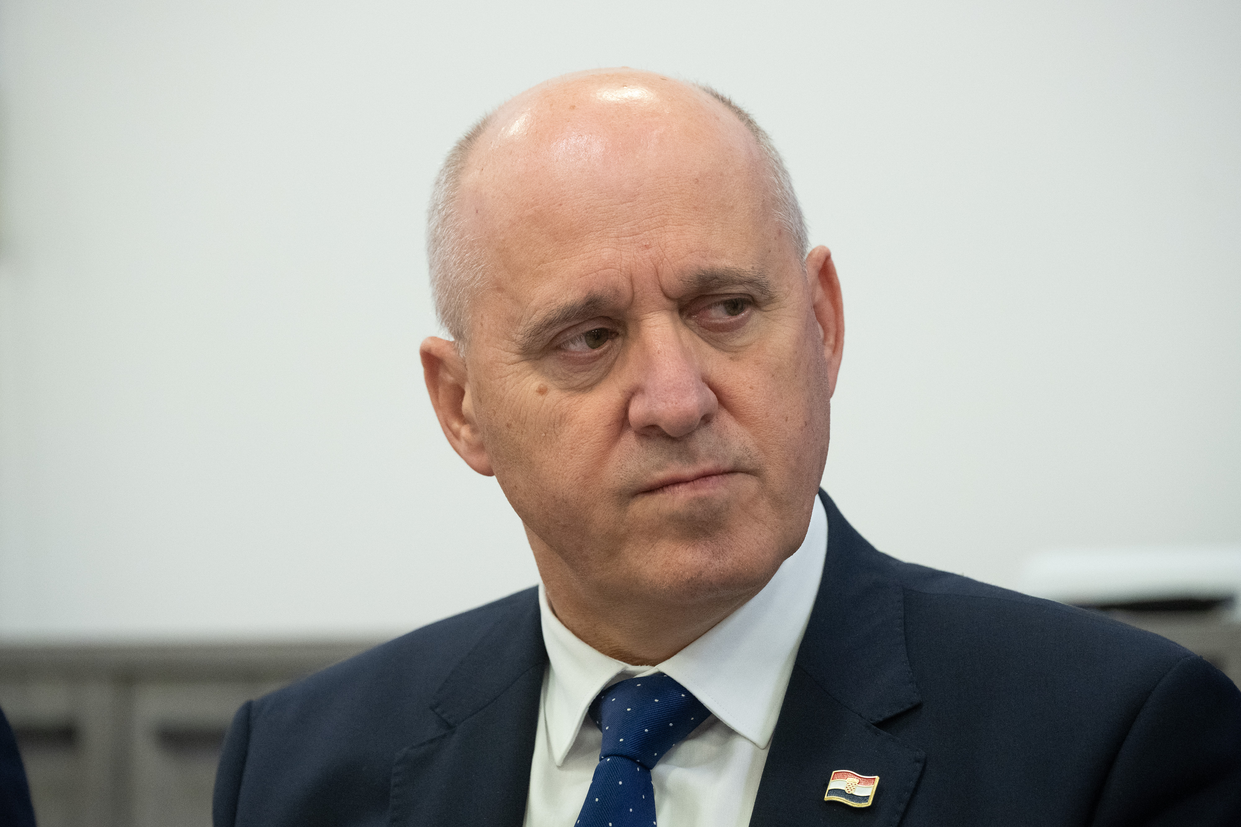 Potpredsjednik Vlade i ministar prostornog uredjenja, graditeljstva i drzavne imovine g. Branko Bacic odrzao je sastanak na temu Izvjesca o stanju konstrukcije nebodera Vjesnik nakon pozara, s predstavnicima Grada Zagreba.