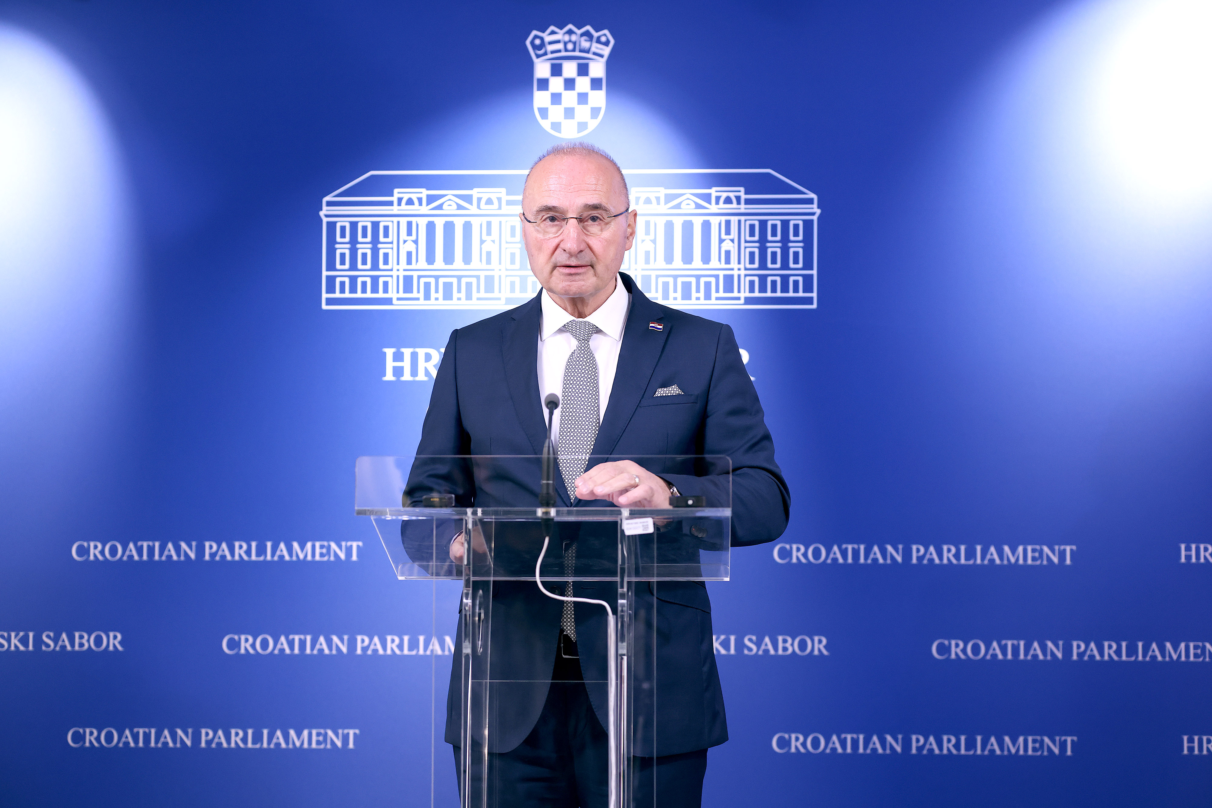 26.11.2025., Zagreb - Sabor 8. sjednicu nastavlja raspravom o izmjenama i dopunama Zakona o mjerama ogranicavanja. Nakon rasprave konferenciju za medije odrzao je Gordan Grlic Radman. Photo: Patrik Macek/PIXSELL