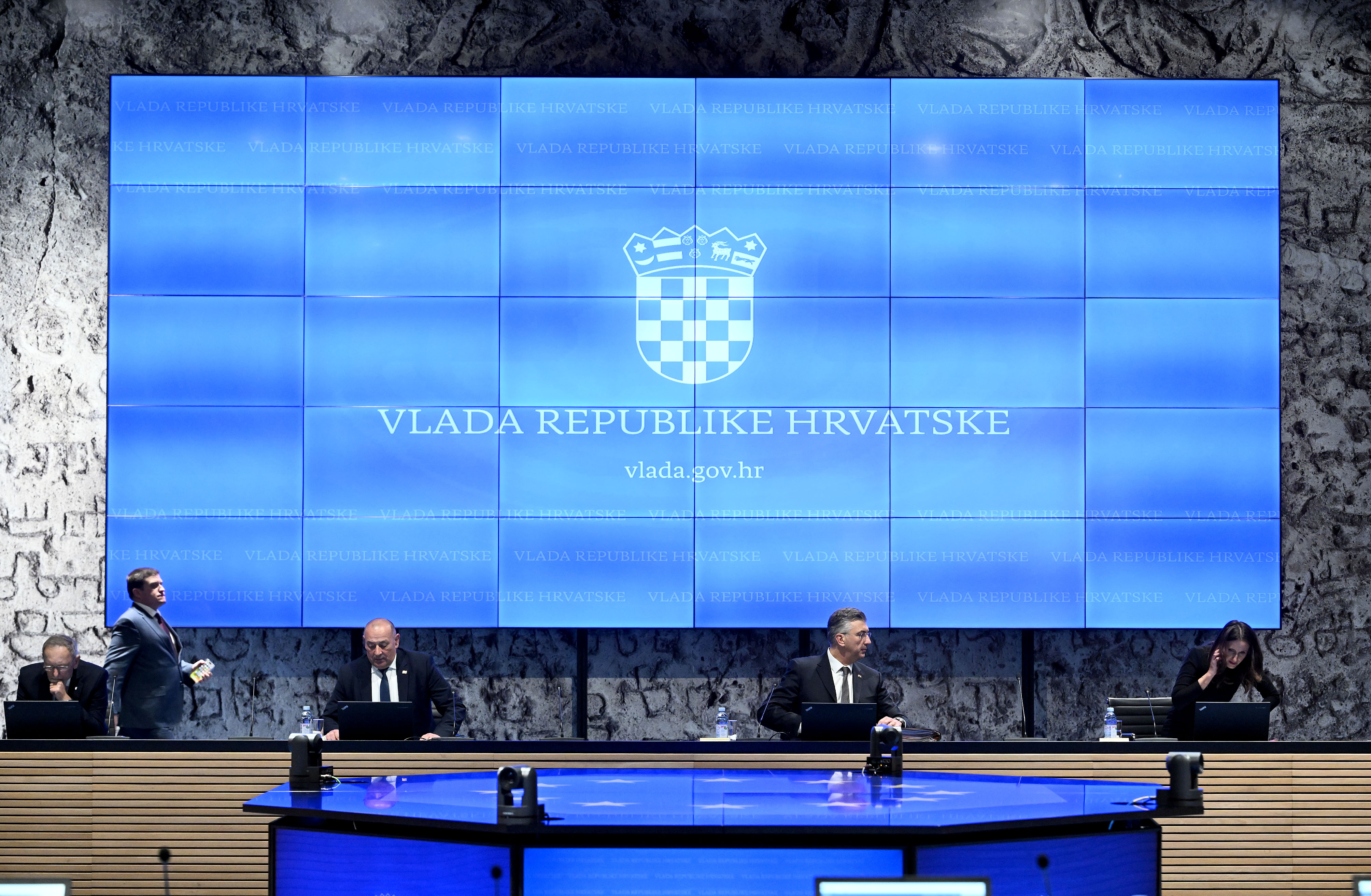 PXL_271125_142536506