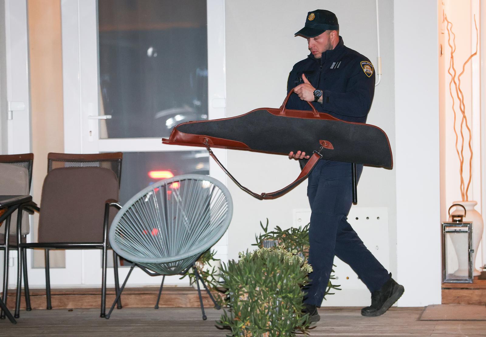 PXL_281125_142567663