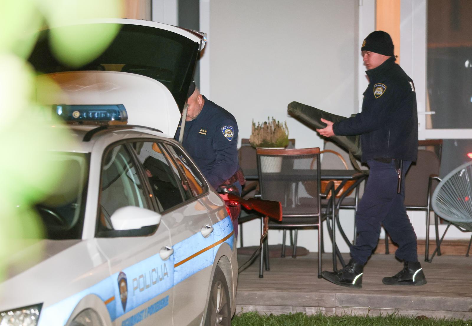 27.11.2025., Zagreb - Za vrijeme pretresa i pretrage u kuci uhicenog glavnog drzavnog inspektora Andrije Mikulica, policijski duznosnici iznose razne predmete koje u futrolama asociraju na oruzje. Photo: Sanjin Strukic/PIXSELL