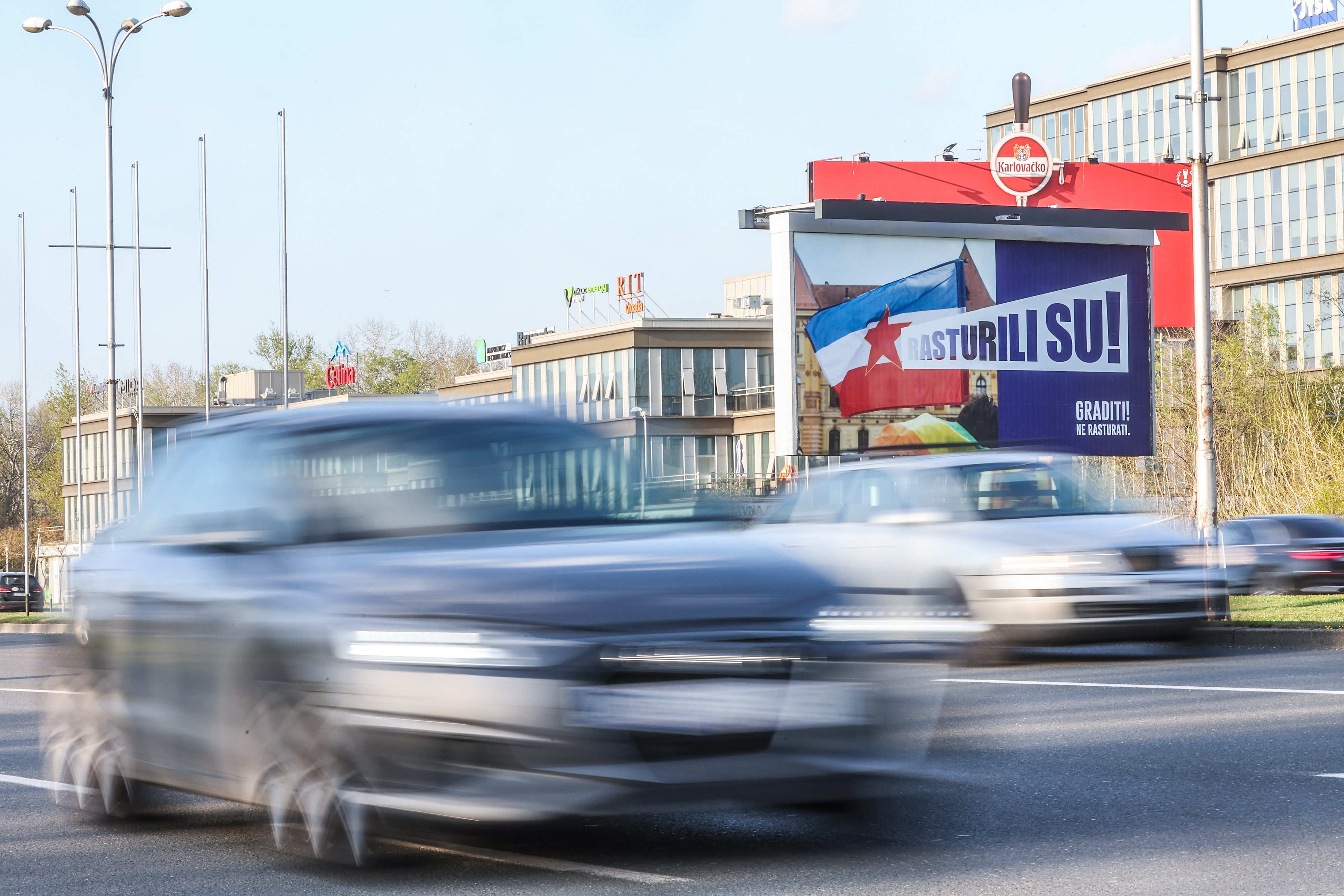 03.04.2025., Zagreb - Predizborni plakat na Avenija Veceslava Holjevca. Photo: Slavko Midzor/PIXSELL