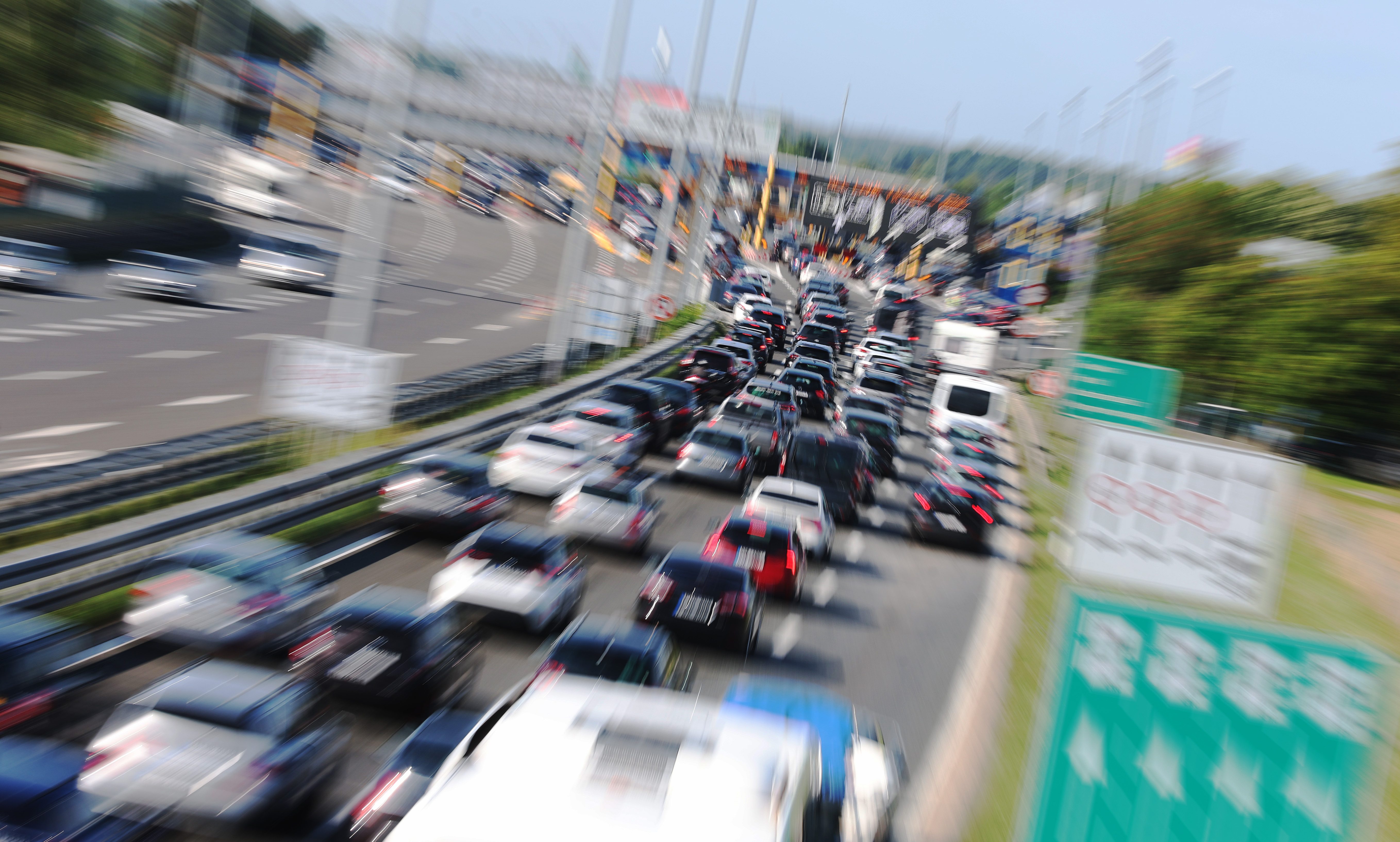 02.08.2025., Zagreb - Guzva na naplatnim kucicama Lucko u smjeru mora. Photo: Slavko Midzor/PIXSELL