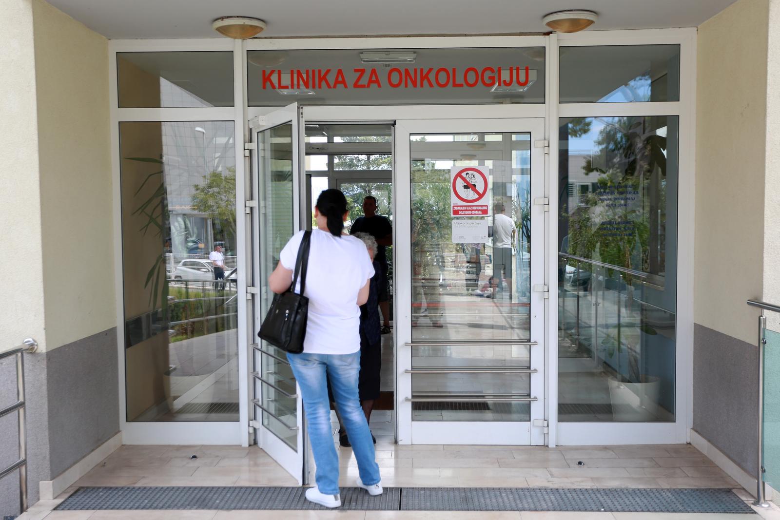 r23.08.2016., Split - Ministar zdravlja Dario Nakic posjetio Kliniku za onkologiju i radioterapiju KBC Split.rPhoto: Miranda Cikotic/PIXSELL