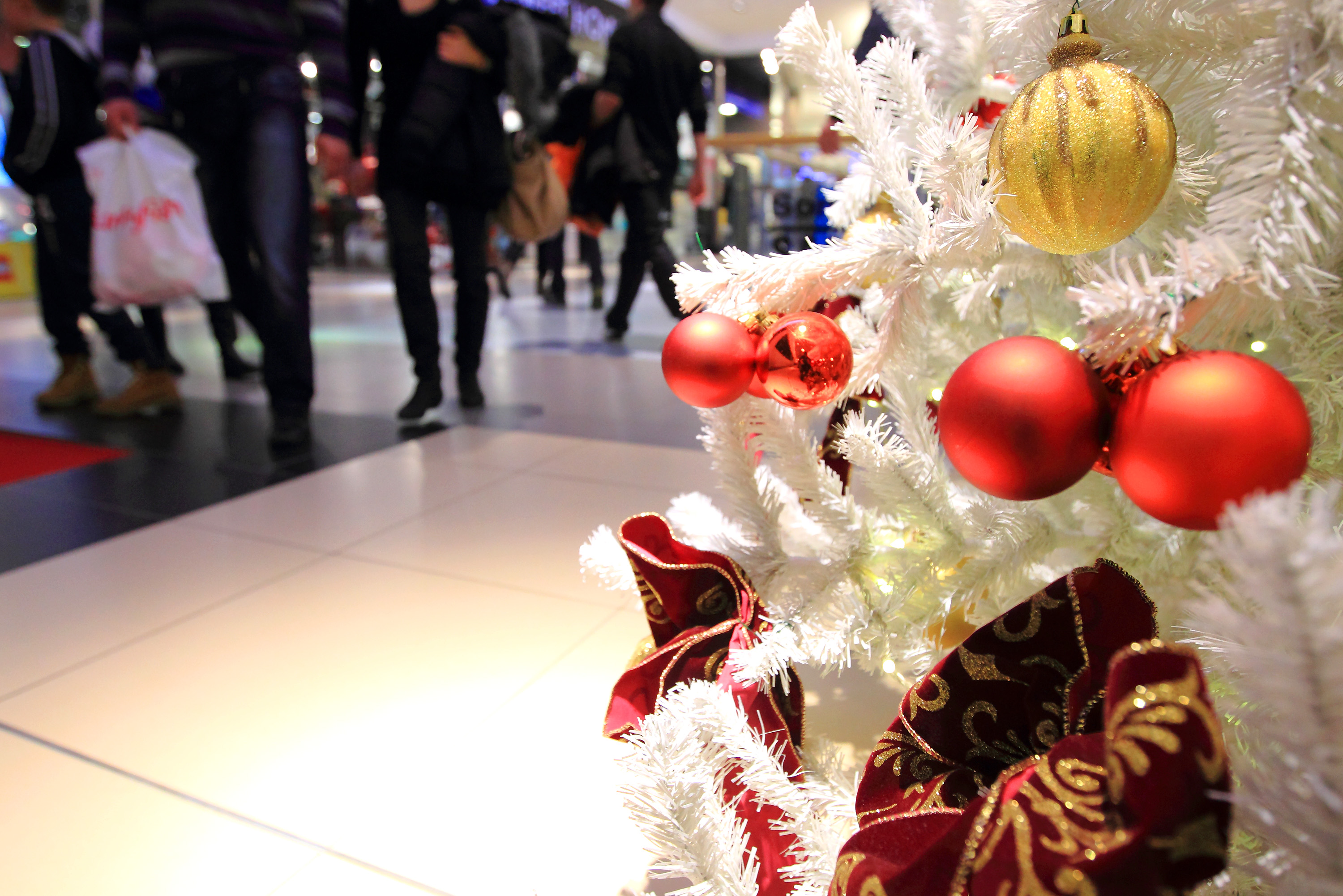 19.12.2011., Zagreb - Kupnja poklona u Shopping centru Arena