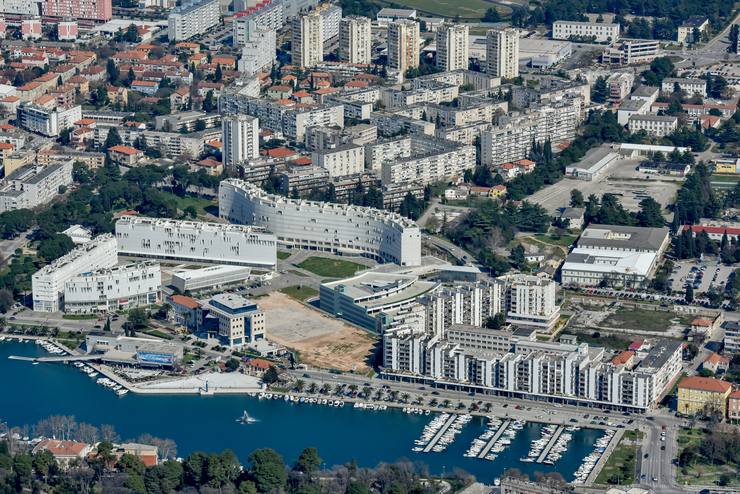 17.03.2016., Zadar - Zadar iz zraka. Stambeno poslovni kompleks TIZ i Vostarnica.