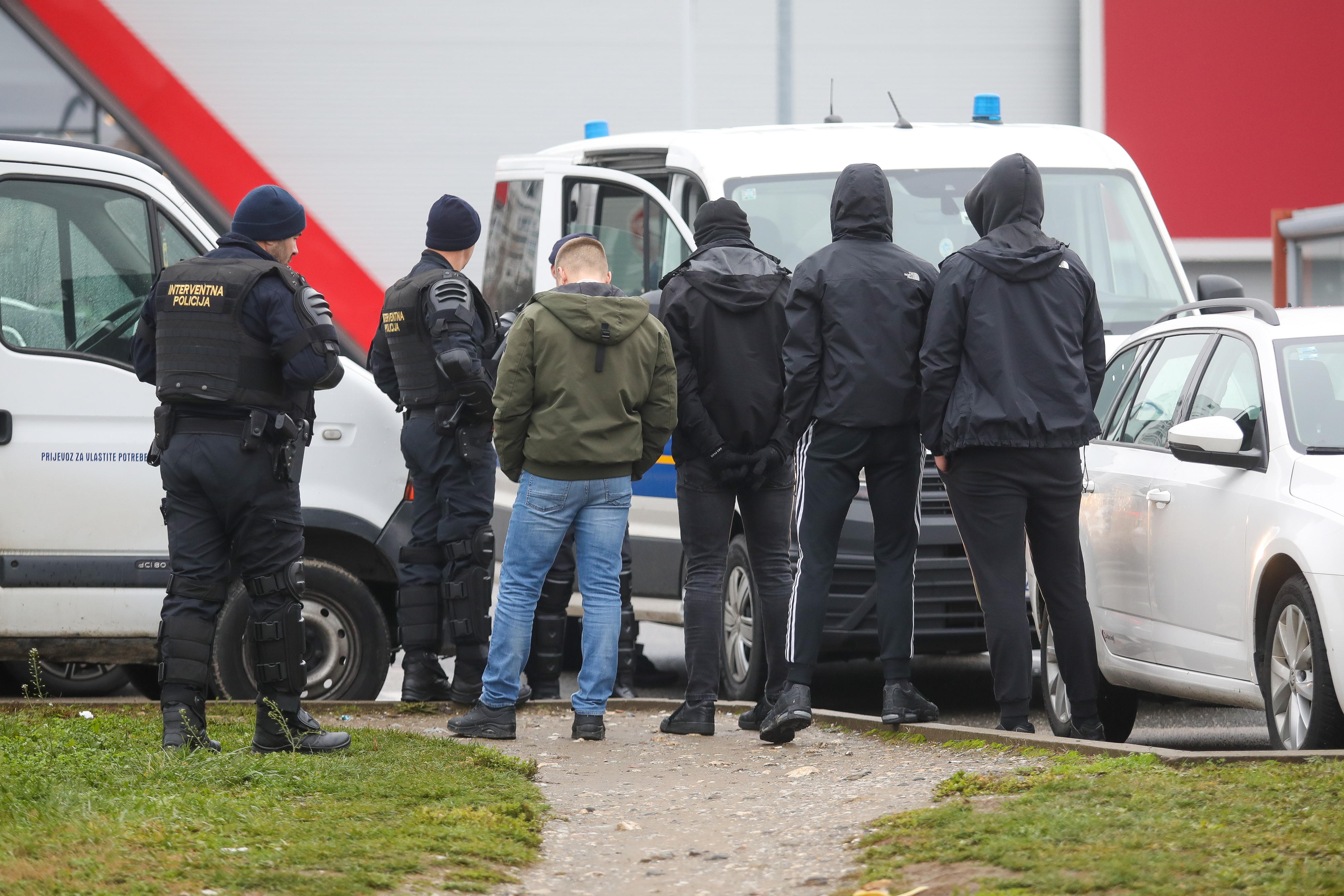 Uoci nogometne utakmice izmedju Dinama i Hajduka na Maksimiru, interventna policija patrolira, obavlja temeljite preglede i ispitivanja na podrucju oko trznice u Dubravi. Photo: Marko Seper/PIXSELL