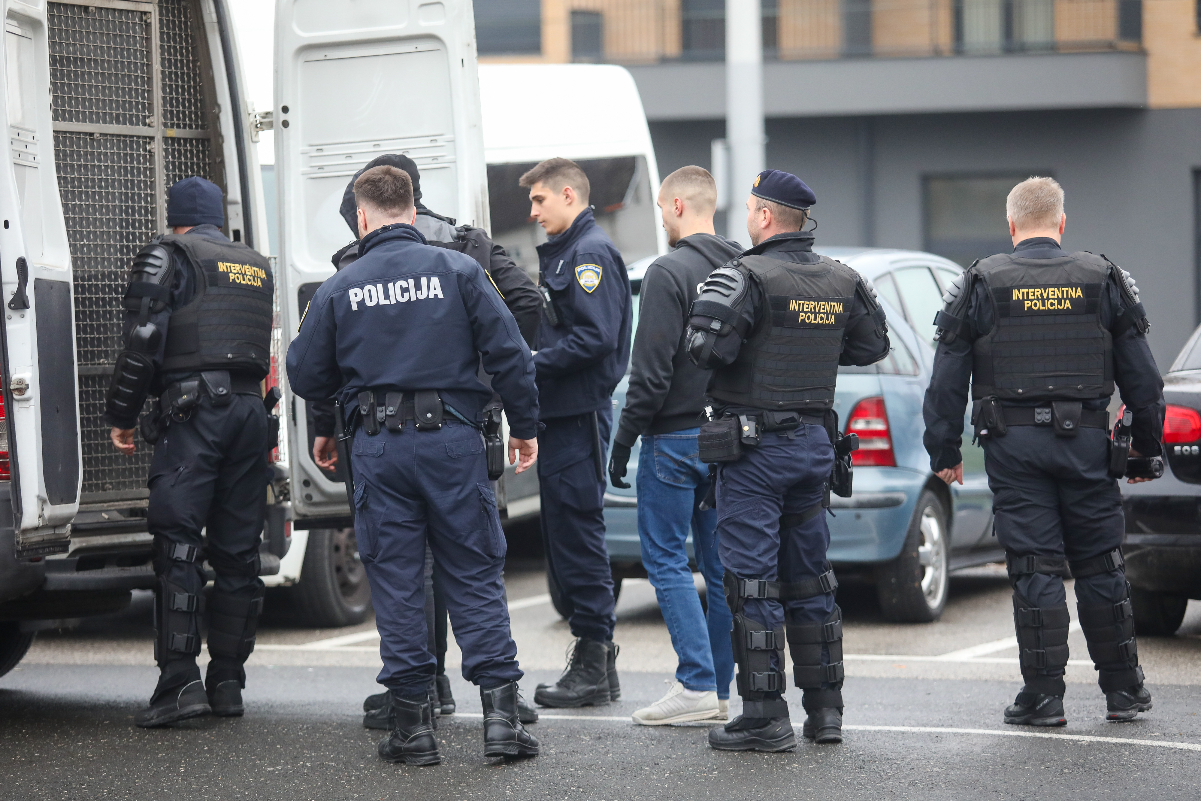 06.12.2025., Zagreb - Uoci nogometne utakmice izmedju Dinama i Hajduka na Maksimiru, interventna policija patrolira, obavlja temeljite preglede i ispitivanja na podrucju oko trznice u Dubravi. Photo: Marko Seper/PIXSELL