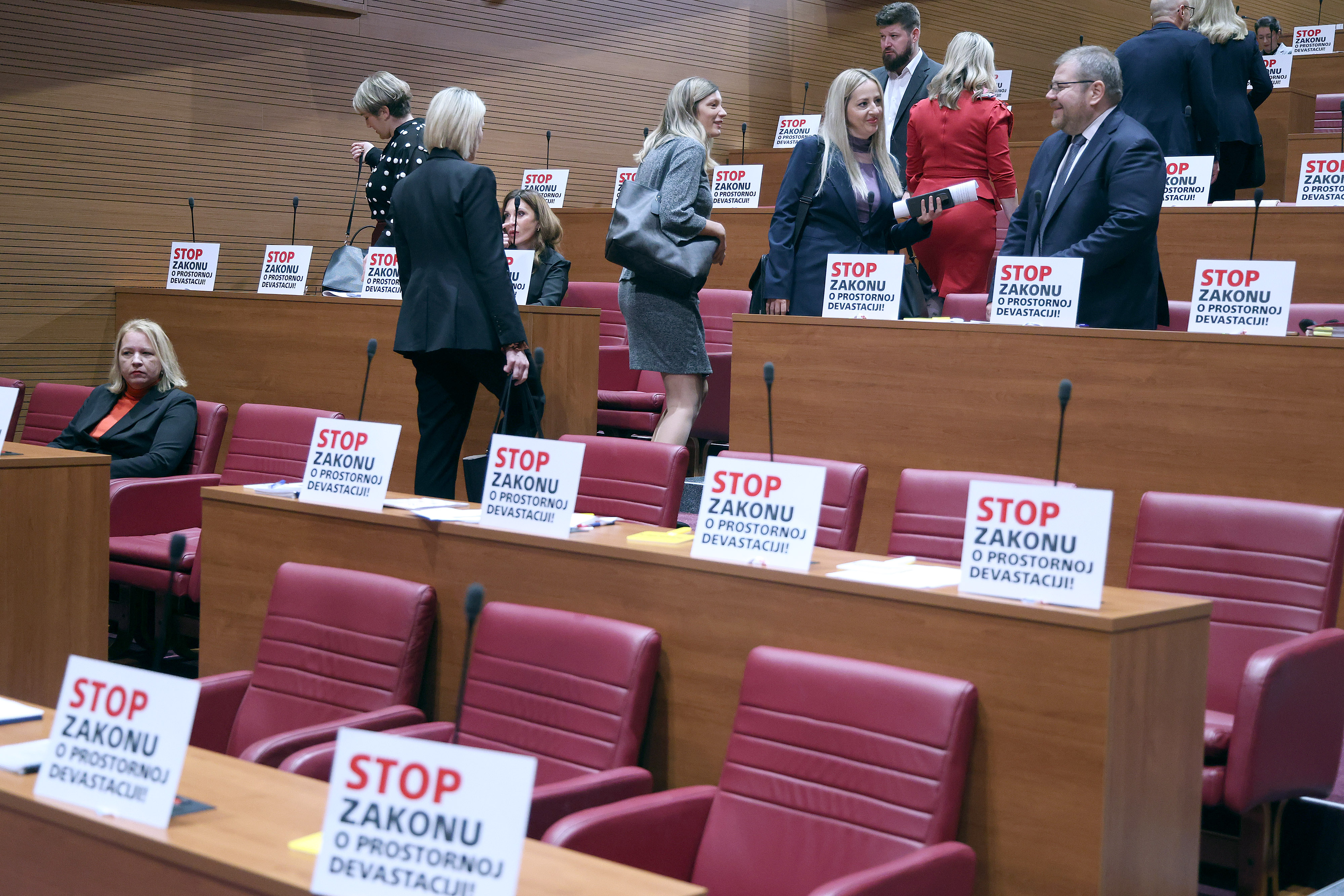 12.12.2025., Zagreb - Sabor 8. sjednicu nastavlja izjašnjavanjem o 300 podnesenih amandmana na paket gradjevinski zakona. Photo: Patrik Macek/PIXSELL