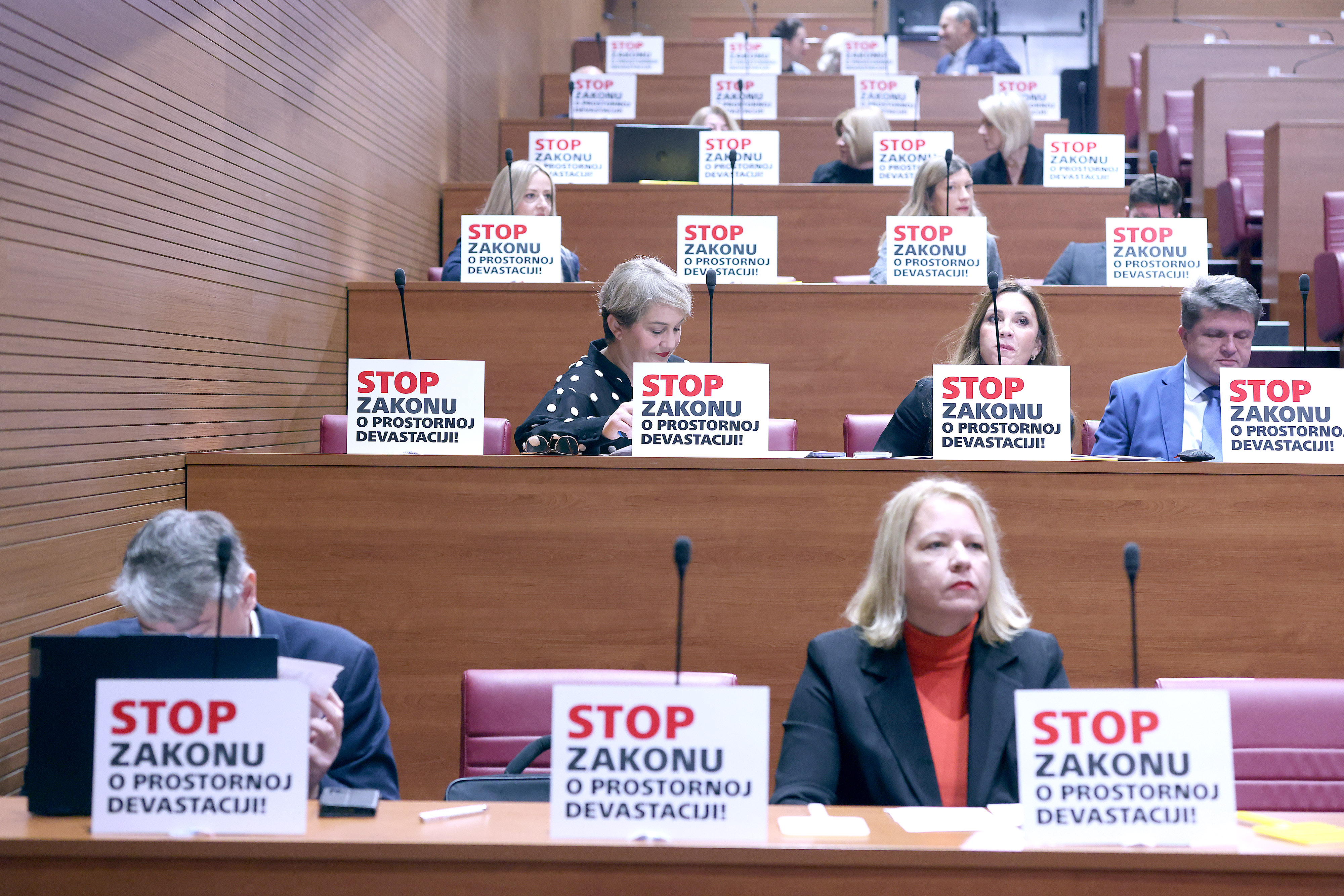 izglasavanje zakona o prostornom uređenju