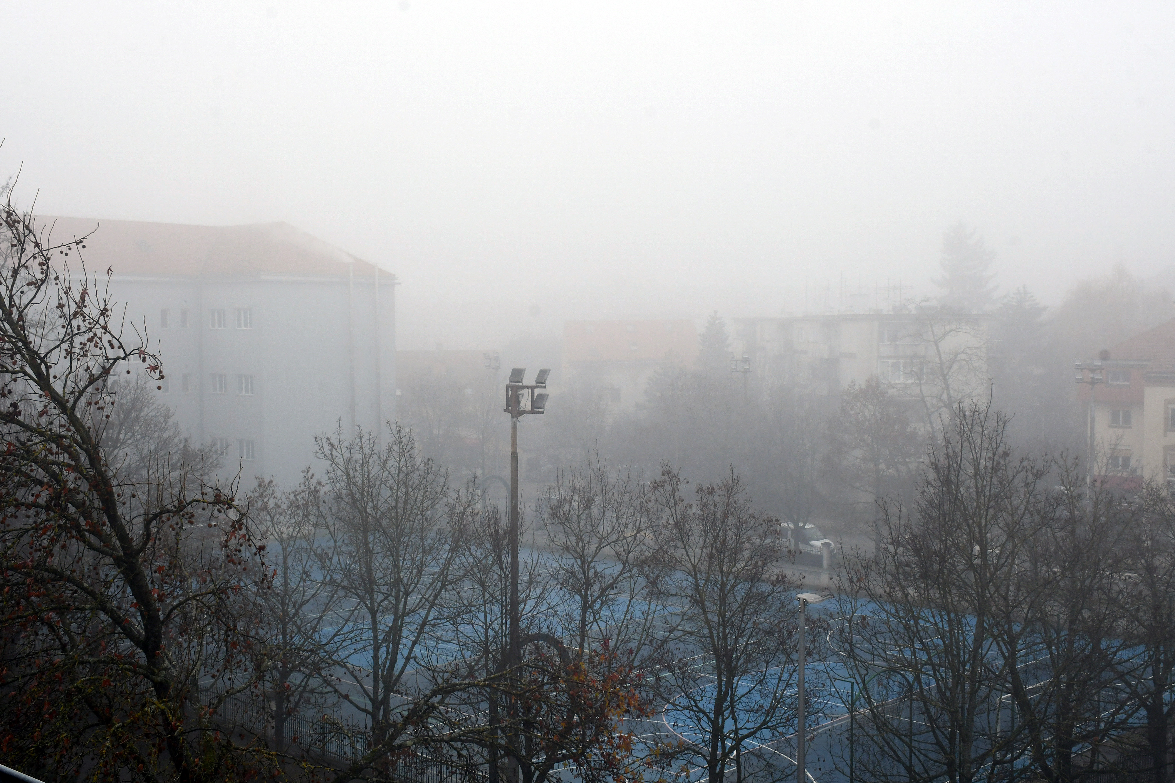 12.12.2025., Sisak - Prijepodnevna magla. Photo: Nikola Cutuk/PIXSELL