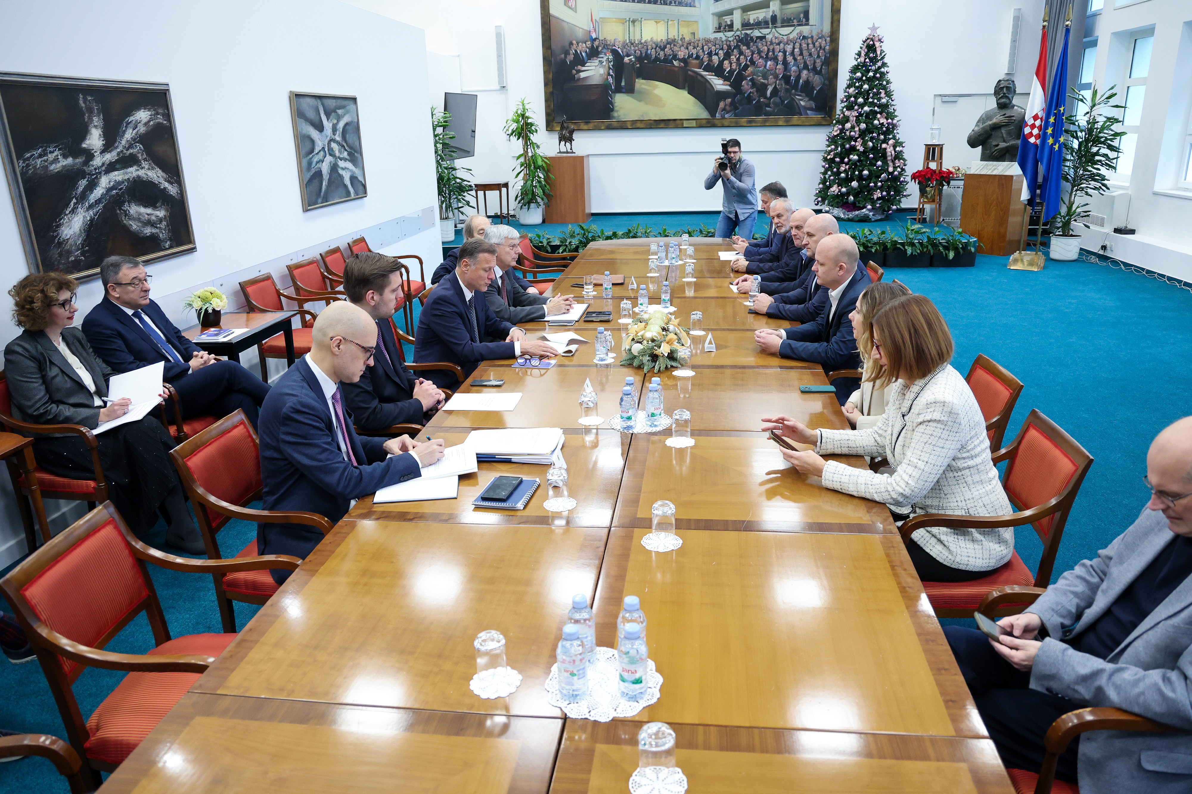 Hrvatski sabor, dvorana „Ante Starcevic“. Sjednica Predsjednistva Hrvatskoga sabora s predstavnicima Klubova zastupnika. Kristina Zadro Omrcen, Marijana Puljak, Darko Klasic Photo: Sanjin Strukic/PIXSELL