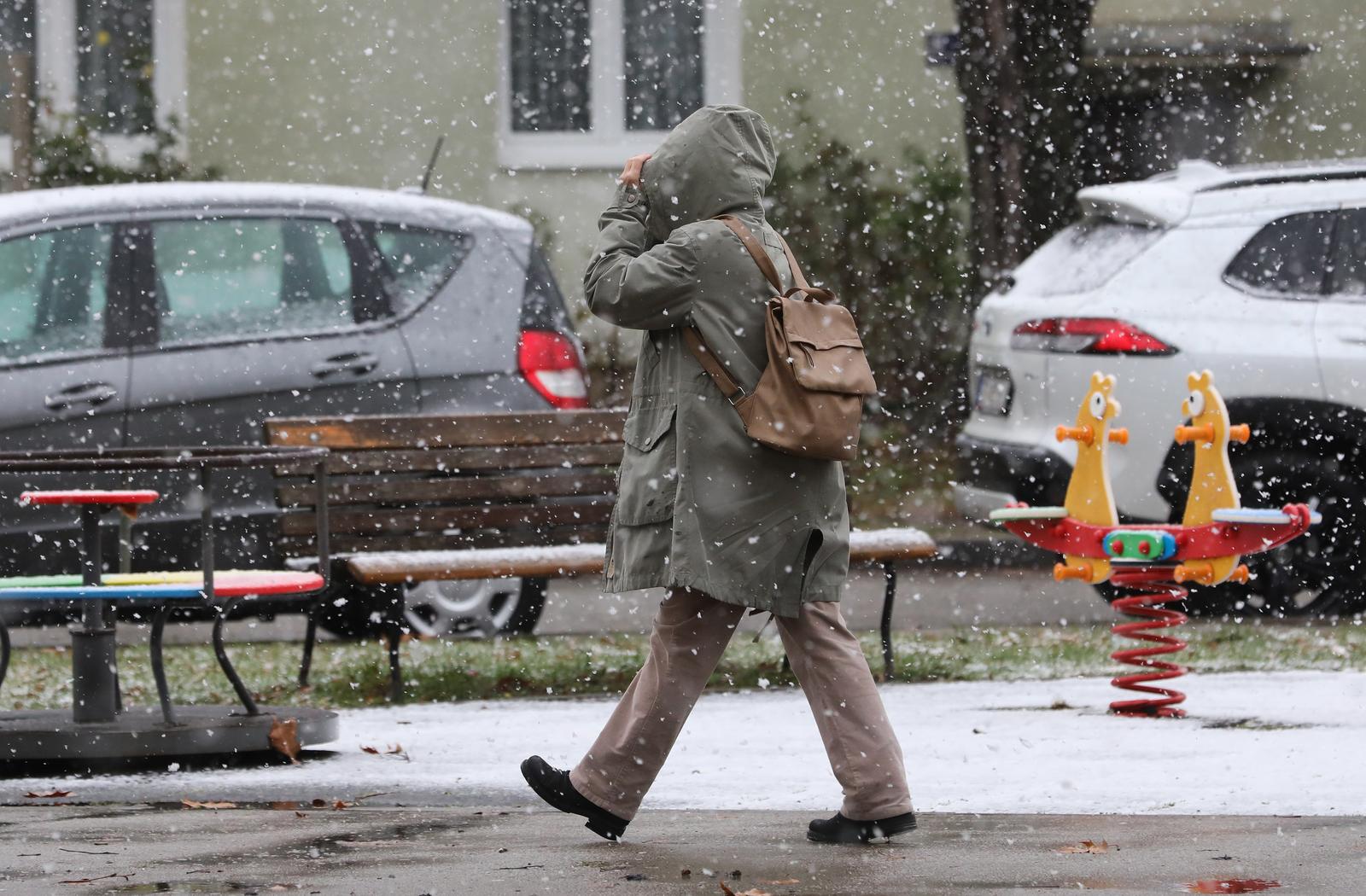 10.01.2025., Zagreb - nakon nekoliko dana juzine i temperature koja je u gradu prelazila desetke stupnjeva, gradjane zagreba u jutarnjim satima iznenadila susnjezica i snijeg.  Photo: Robert Anic/PIXSELL