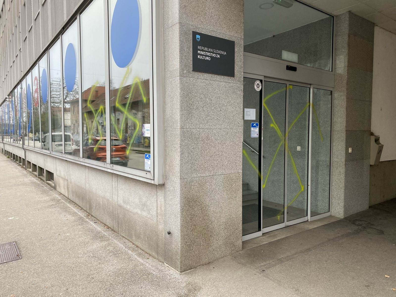 svastike na ministarstvu kulture