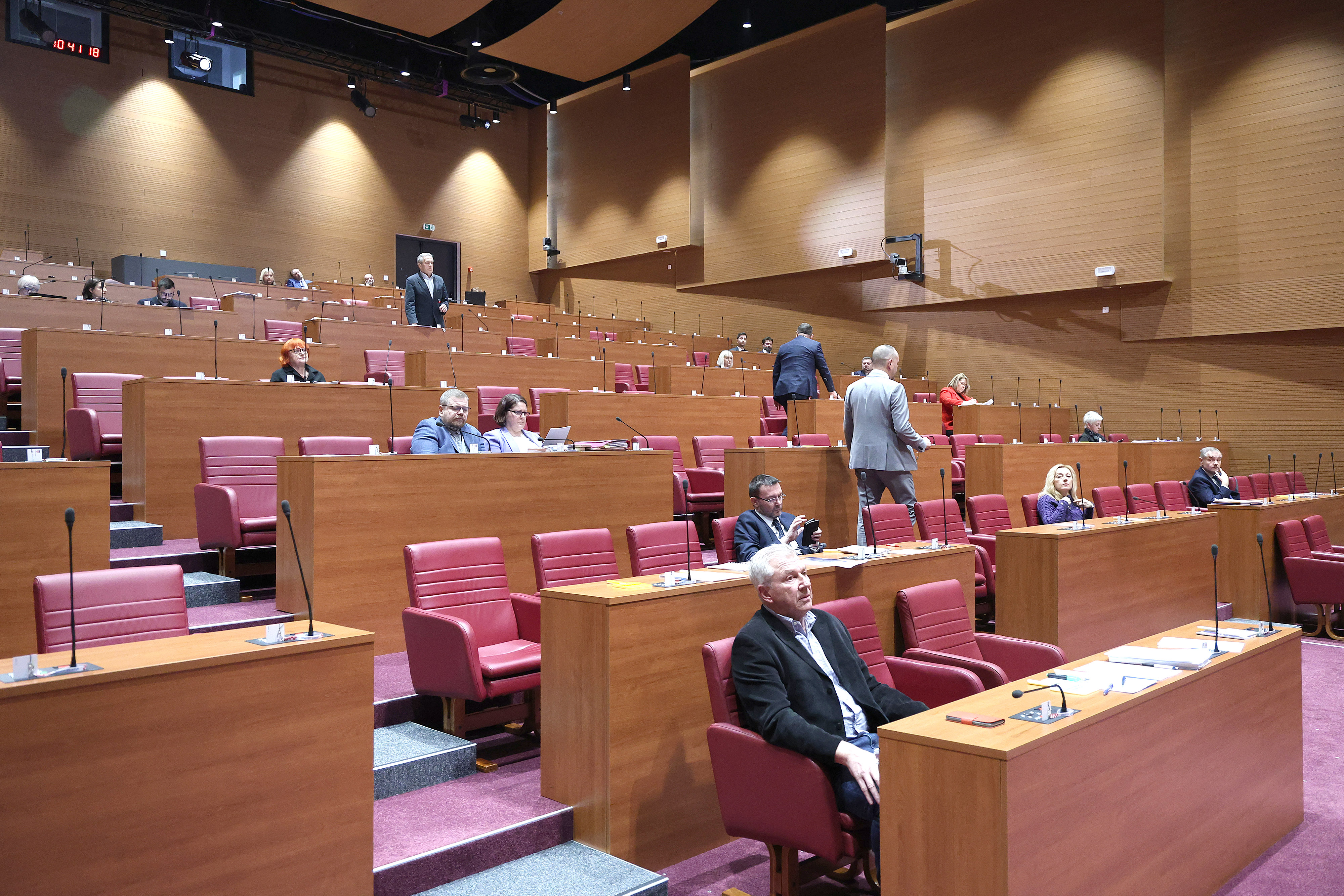 Zagreb: Nastavljena 5. sjednica Sabora