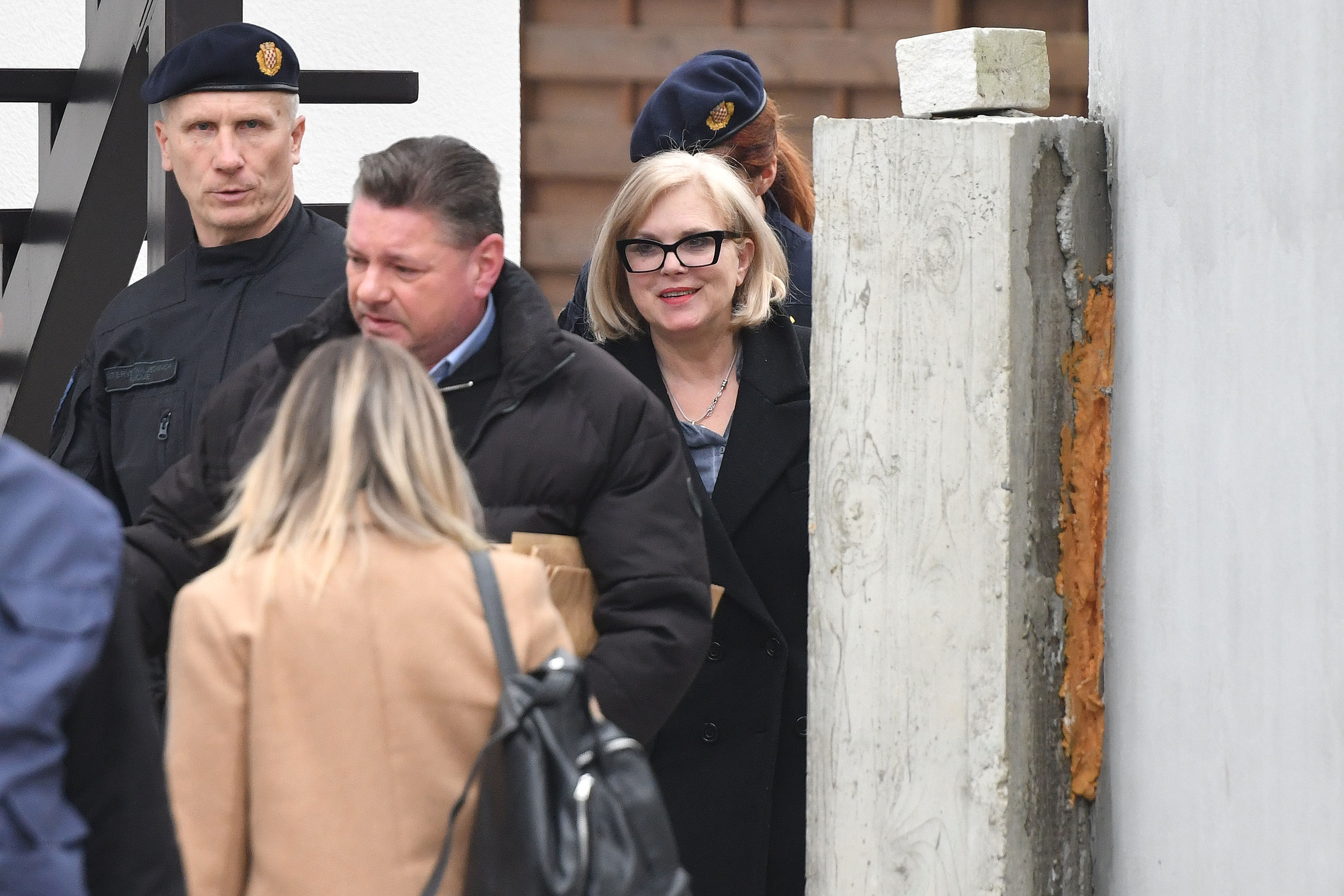 Varaždin: Nakon pretresa kuće policija odvodi Barbaru Antolić Vuporu