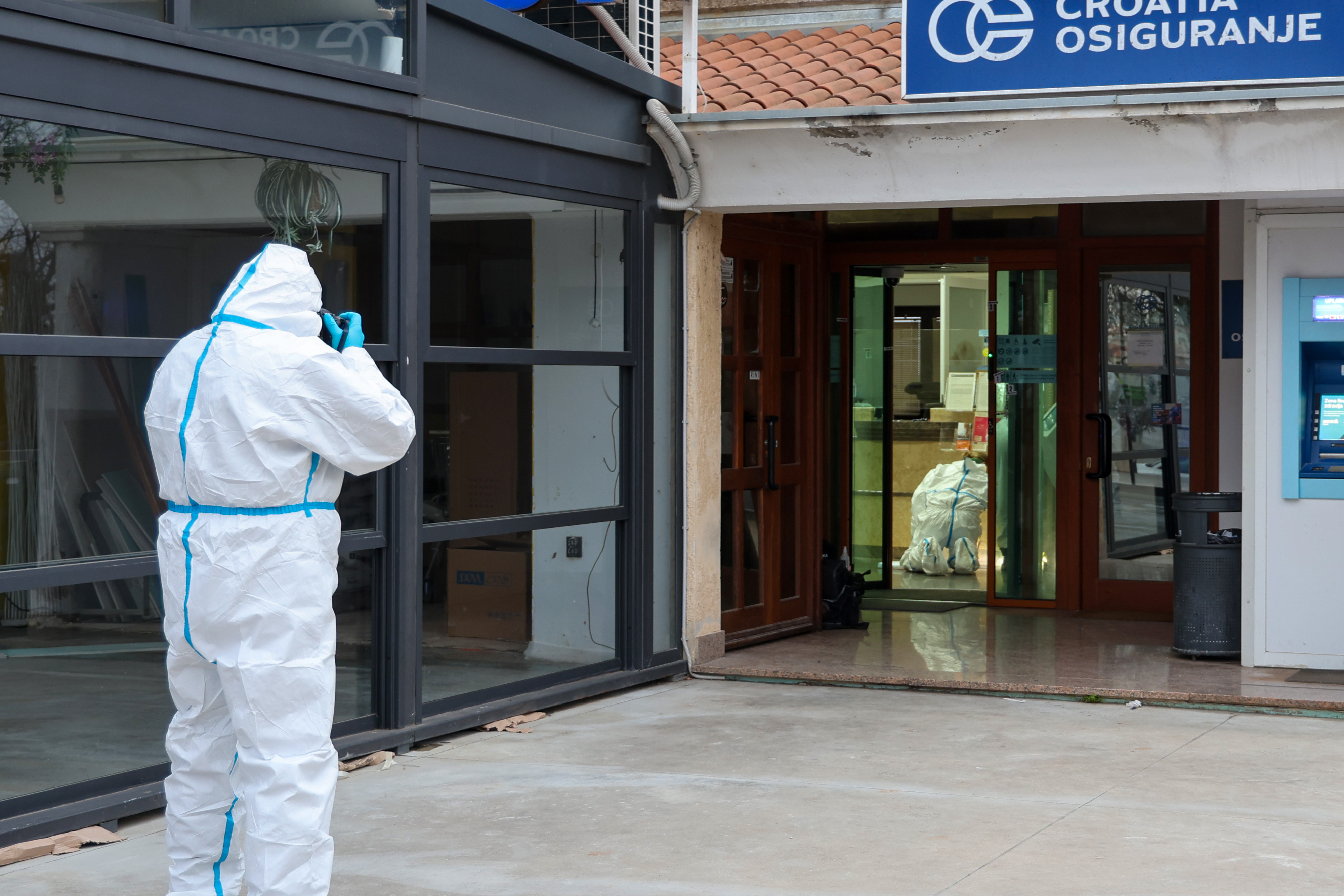 Opljačkana poslovnica banke u Žminju, policija traga za počiniteljima