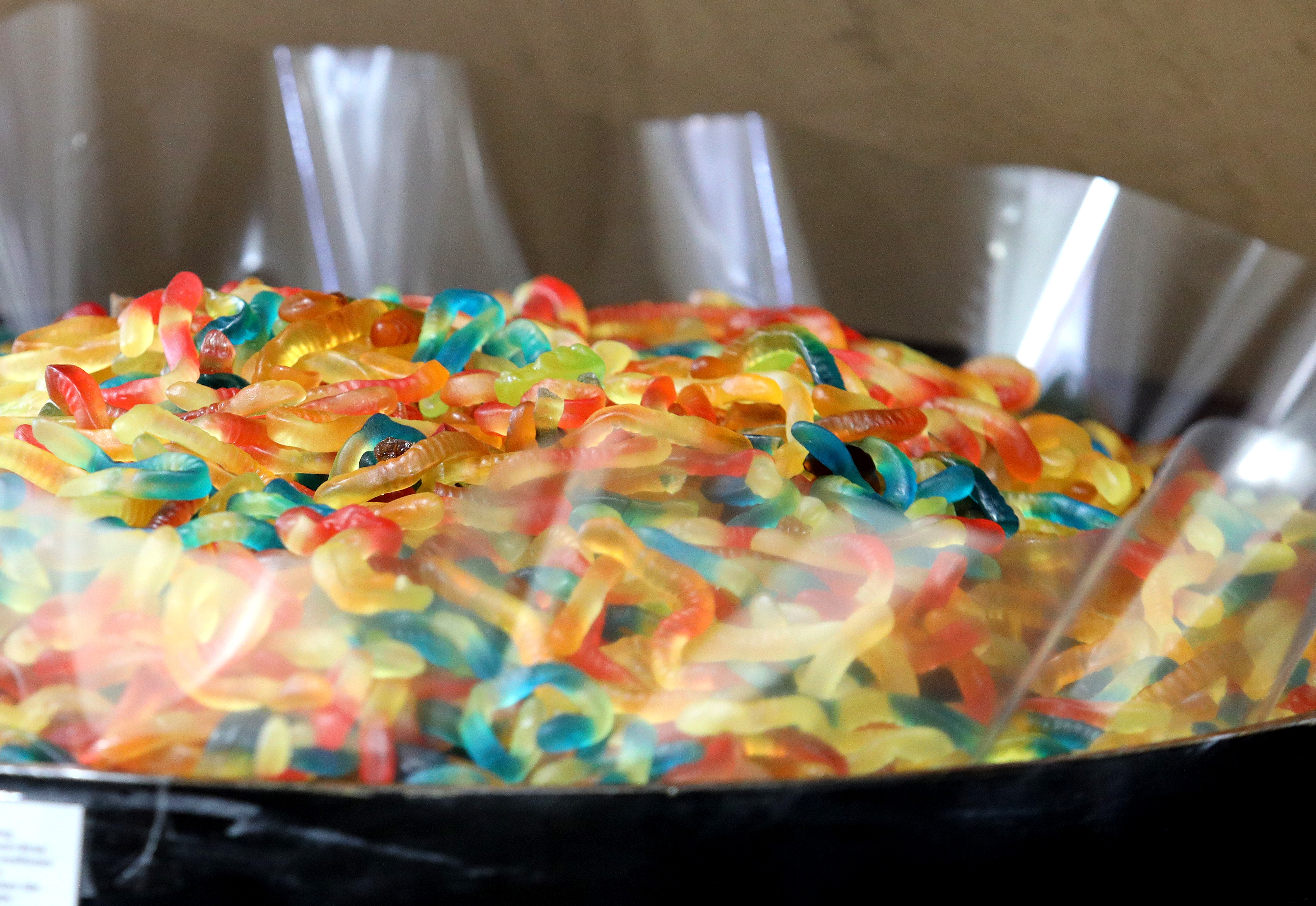 Šarenilo boja u Candy baru, dućanu bombona u centru Šibenika