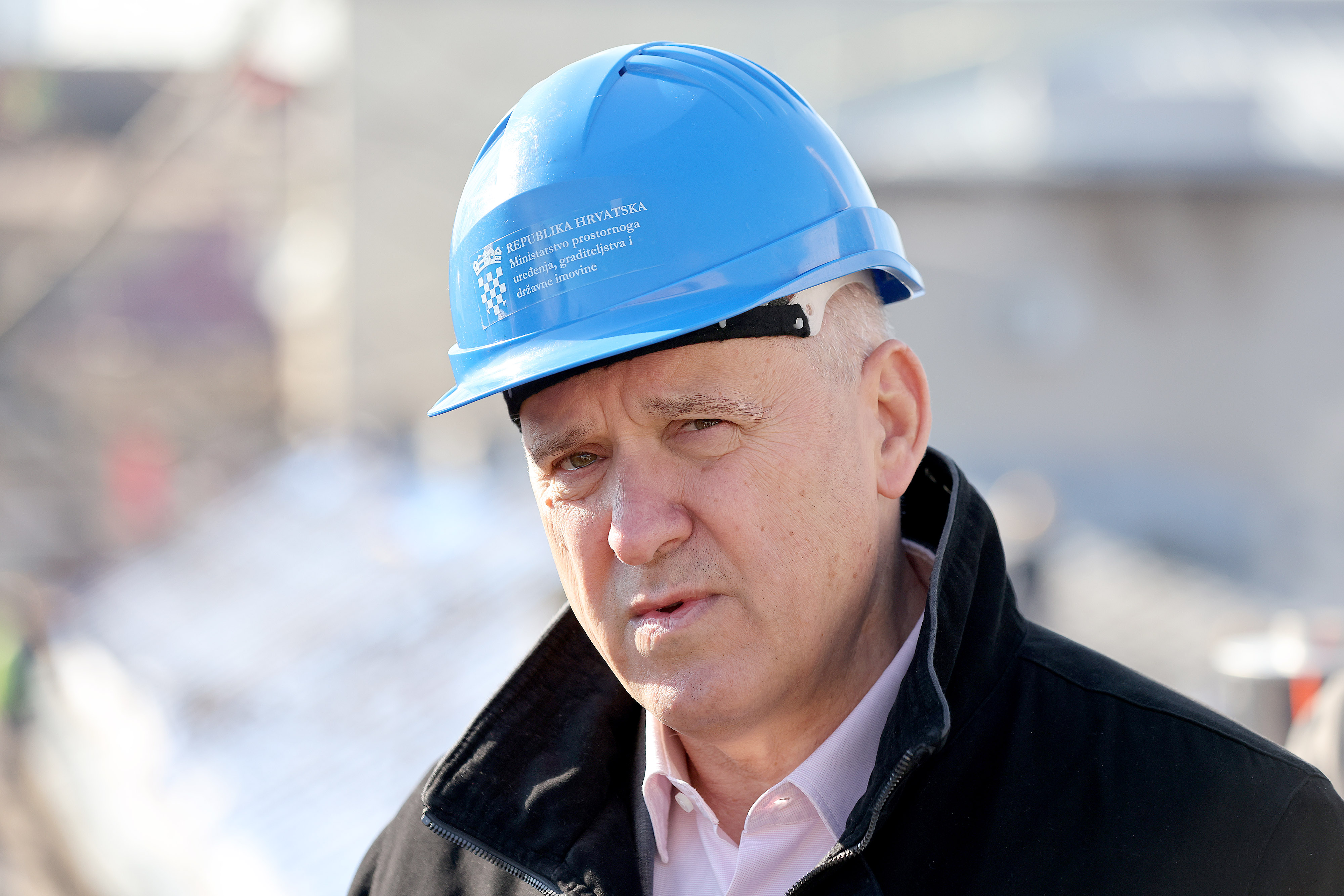 Zagreb: Branko Bačić obišao blok zgrada Mali Vatikan