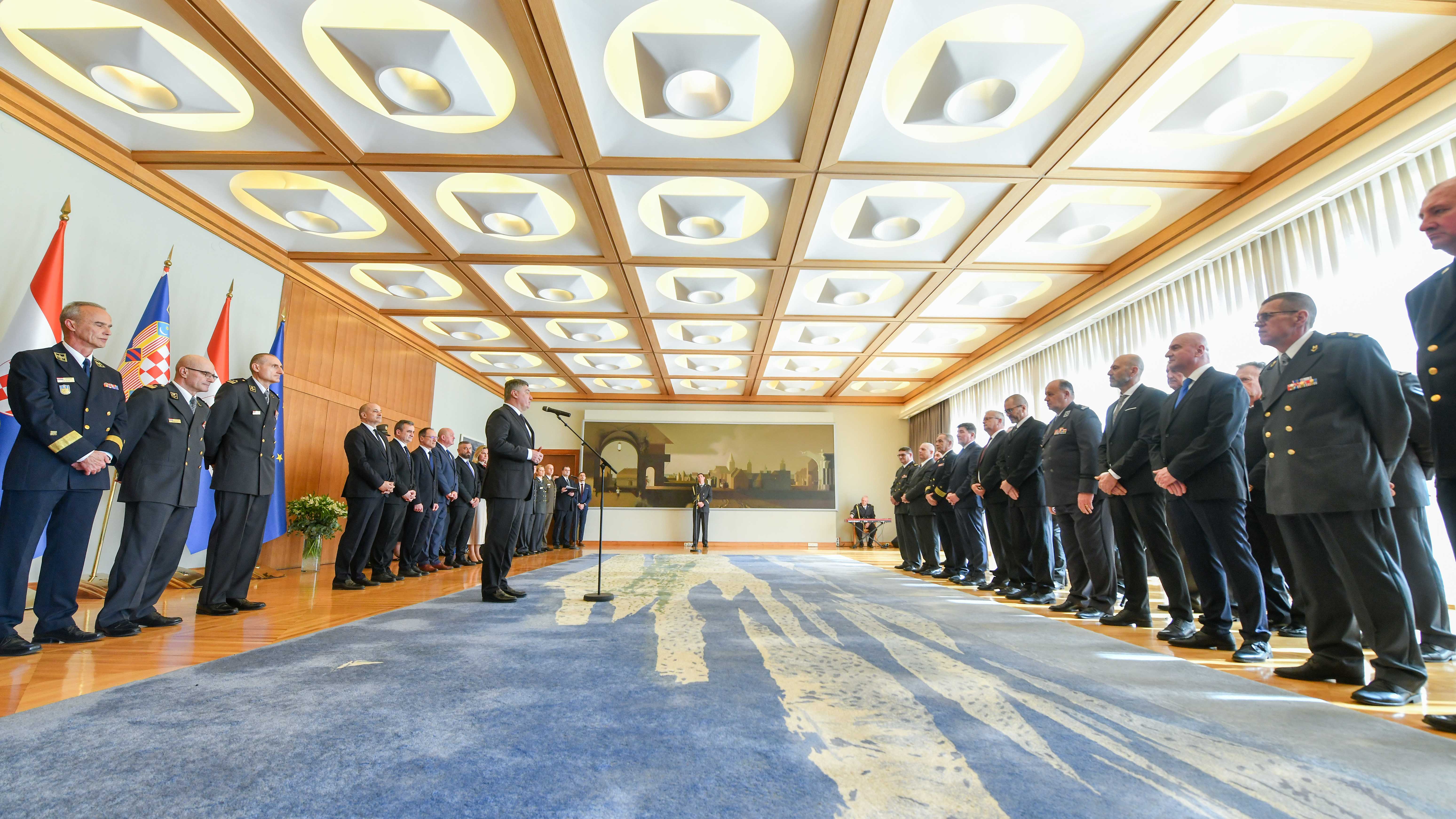 umirovljeni časnici