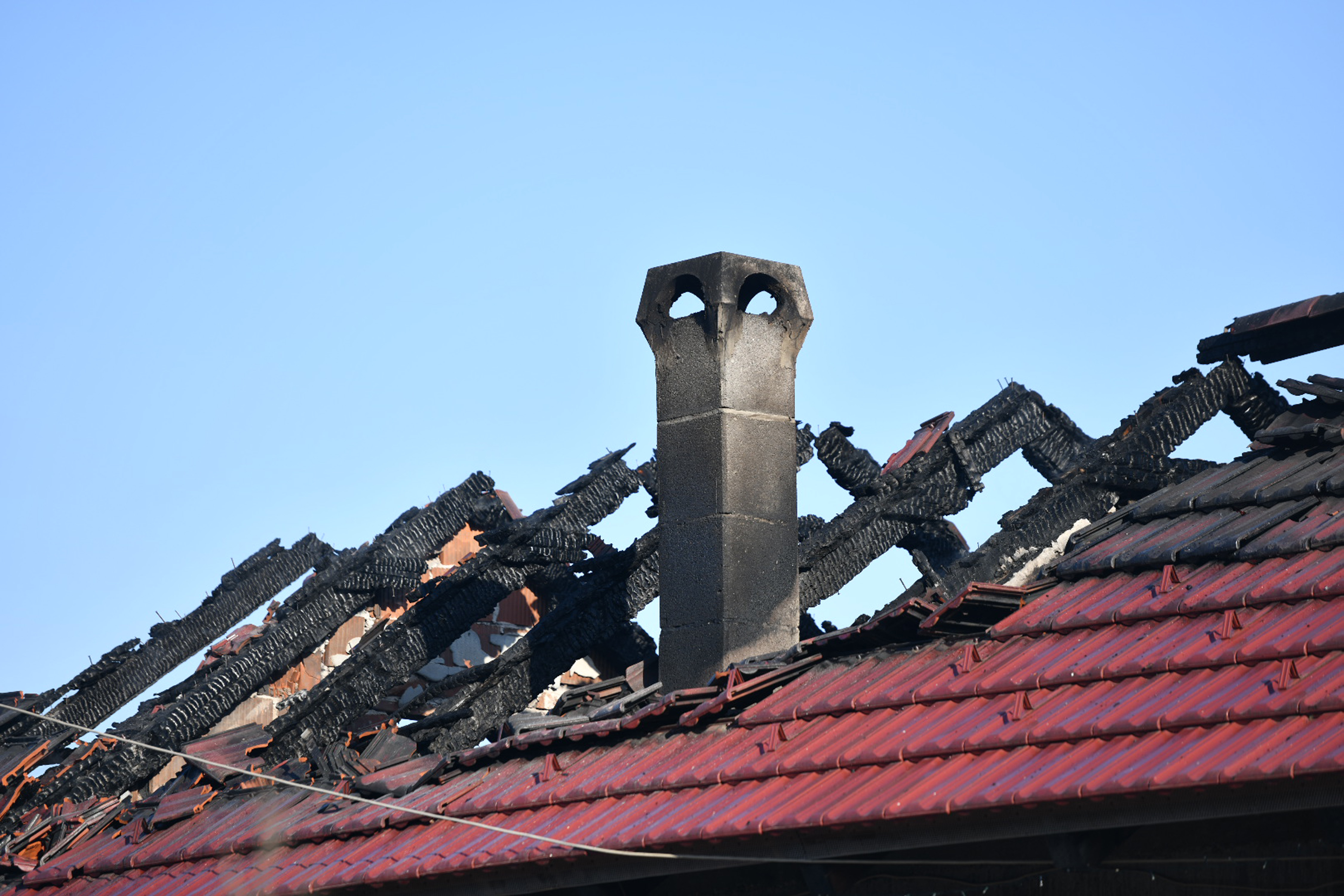 Troje djece poginulo u požaru u Kuršancu, žena i jedno dijete su u bolnici