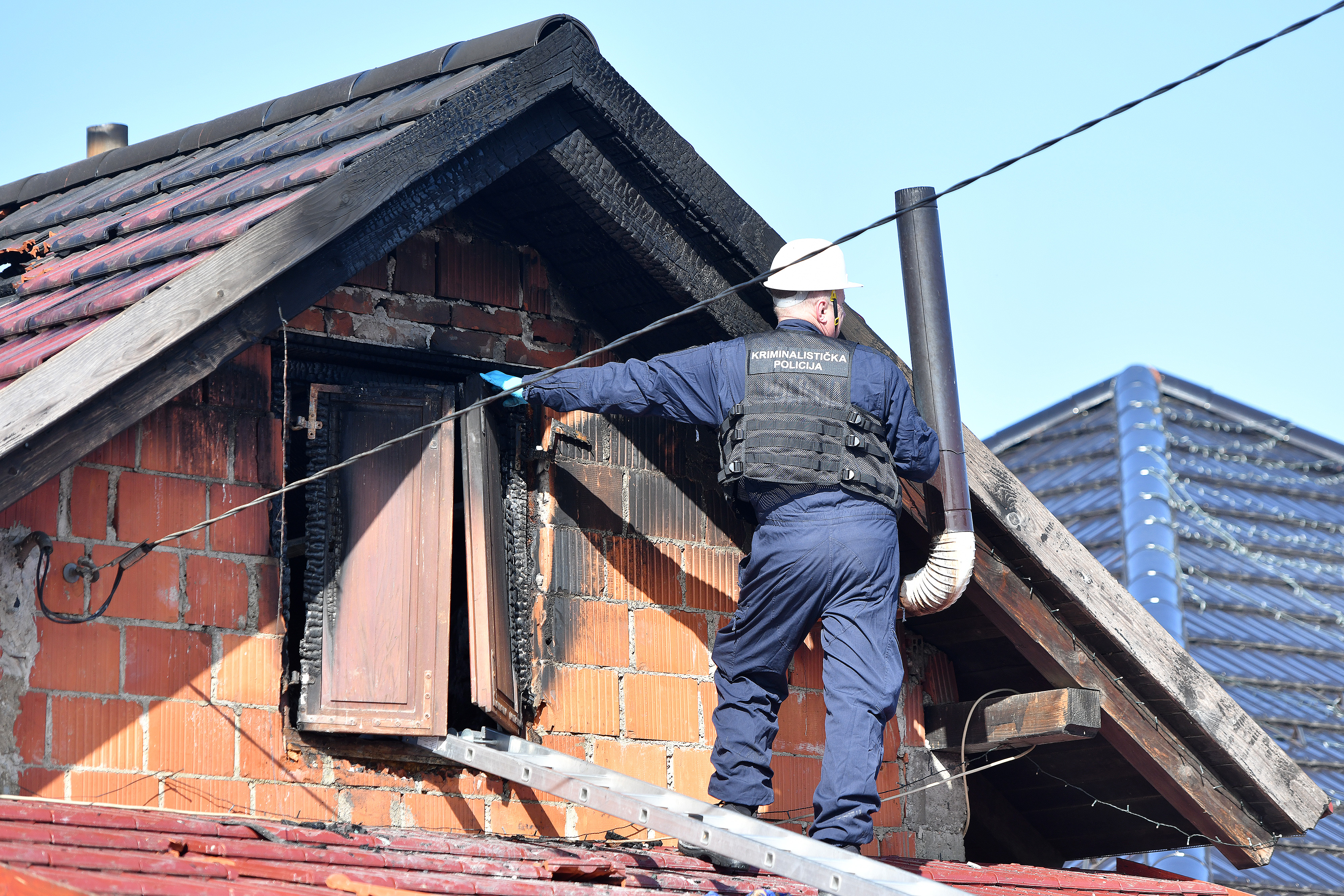 Troje djece poginulo u požaru u Kuršancu, žena i jedno dijete su u bolnici