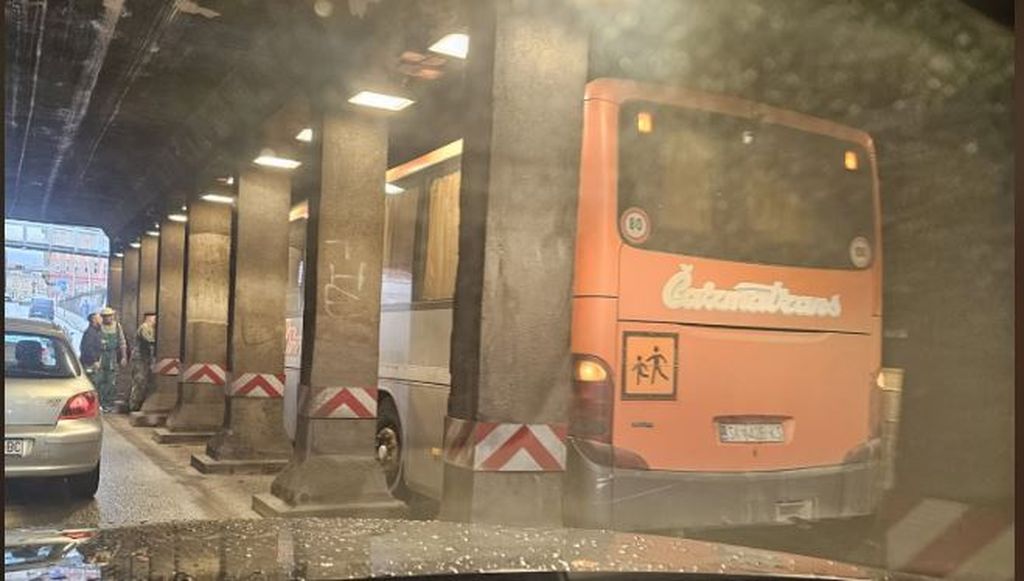 63036337-autobus-u-miramarskoj