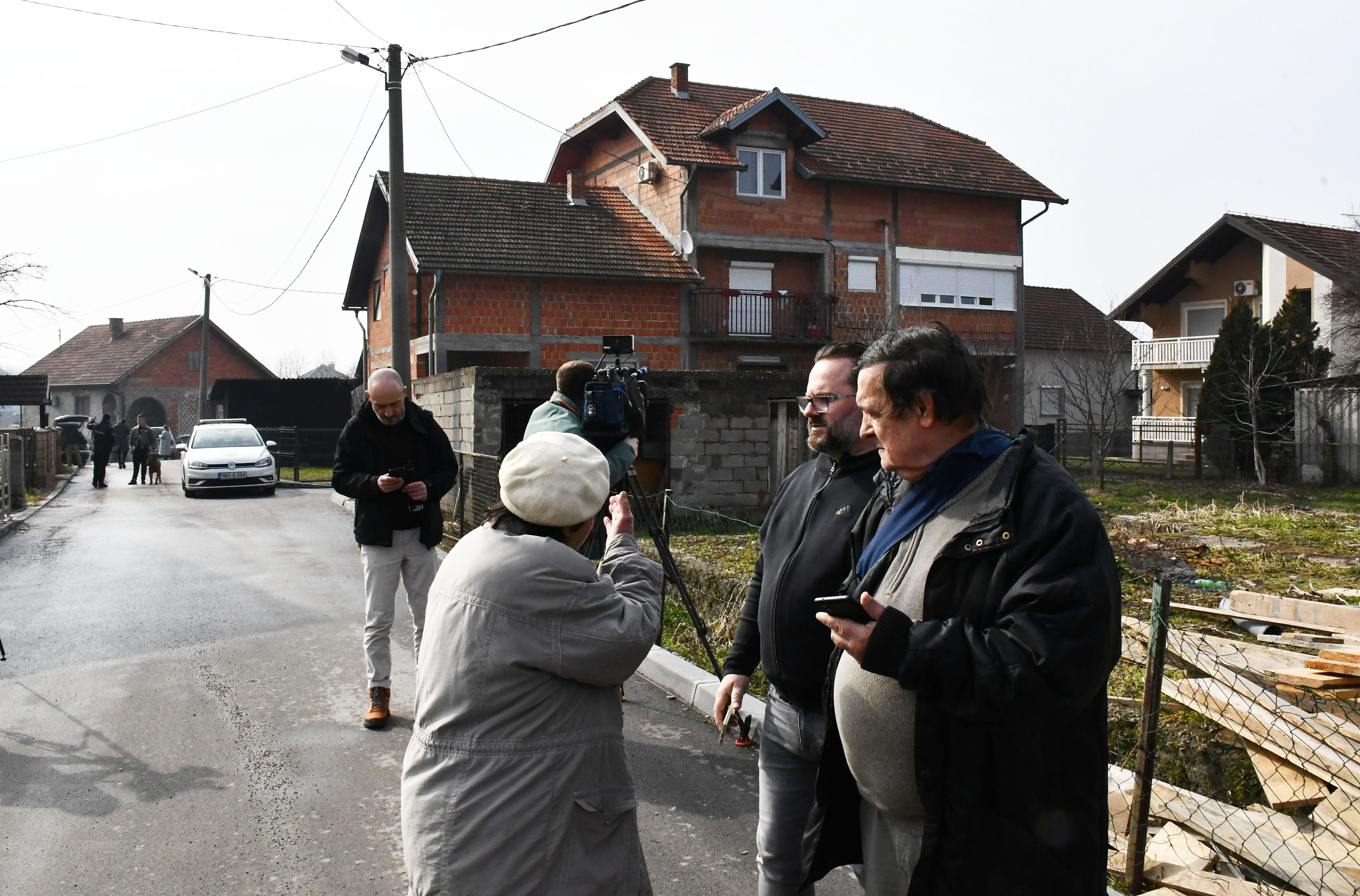 Brčko: U kući u Brčkom policija pronašla 31 dijete, a sumnja se da su bila žrtve trgovine ljudima