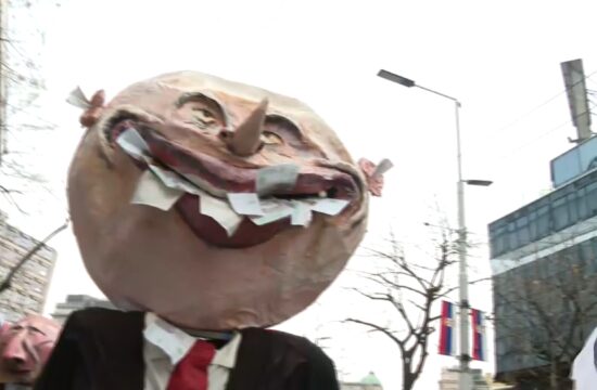 1742044483-politicar-550x360