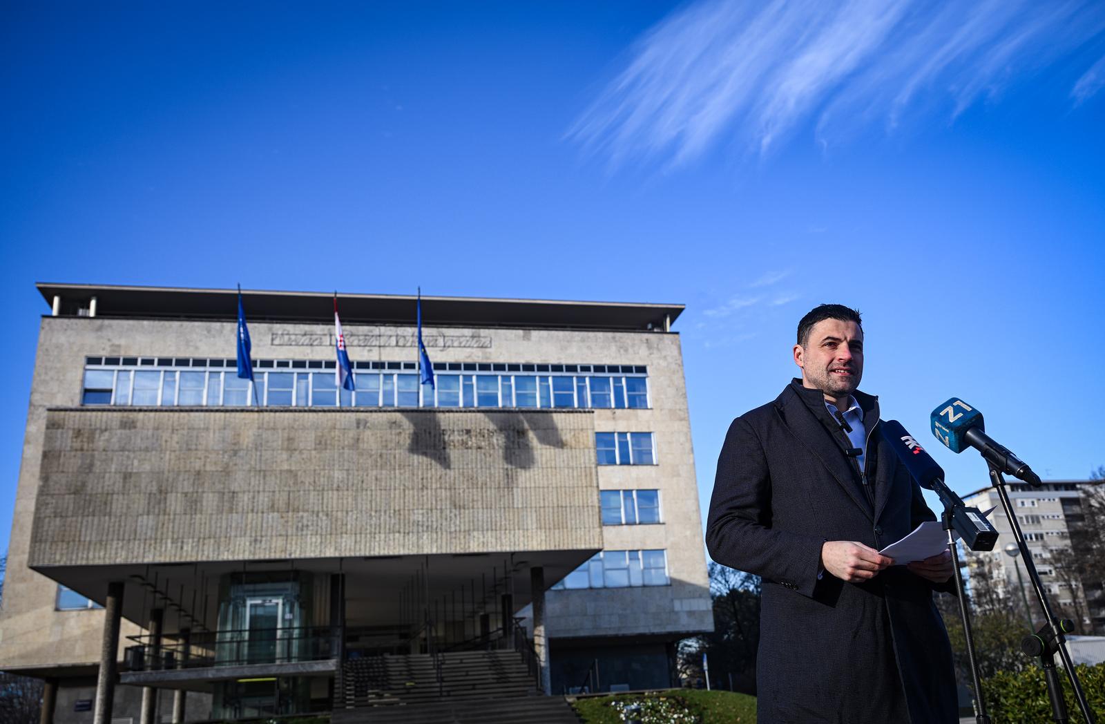 Zagreb: Davor Bernardić održao konferenciju za medije o stanju Grada Zagreba u godini na izmaku