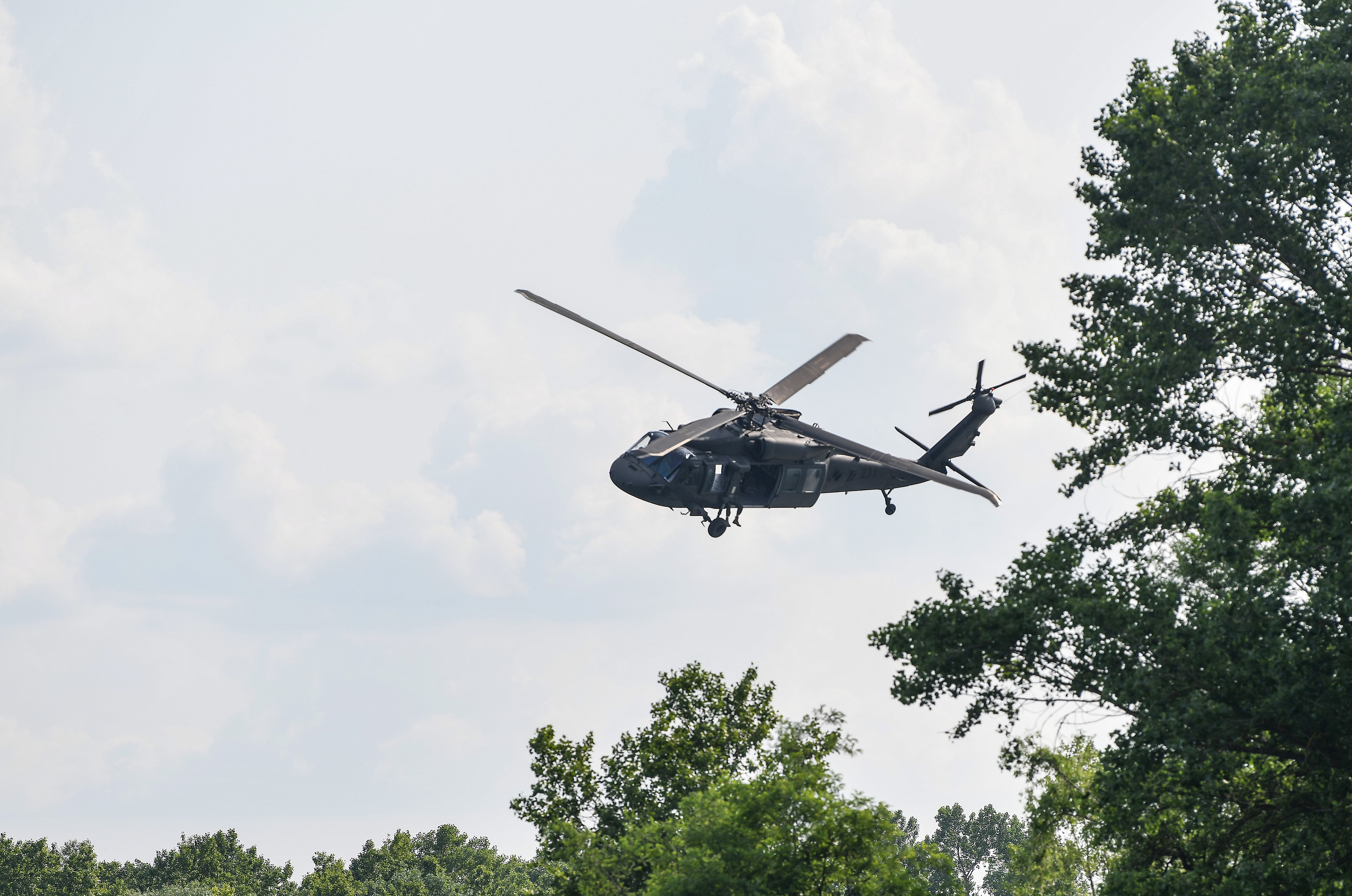 Zagreb: Pokazne vježbe pripadnika Hrvatske vojske i prigodan letački program za Dan Oružanih snaga