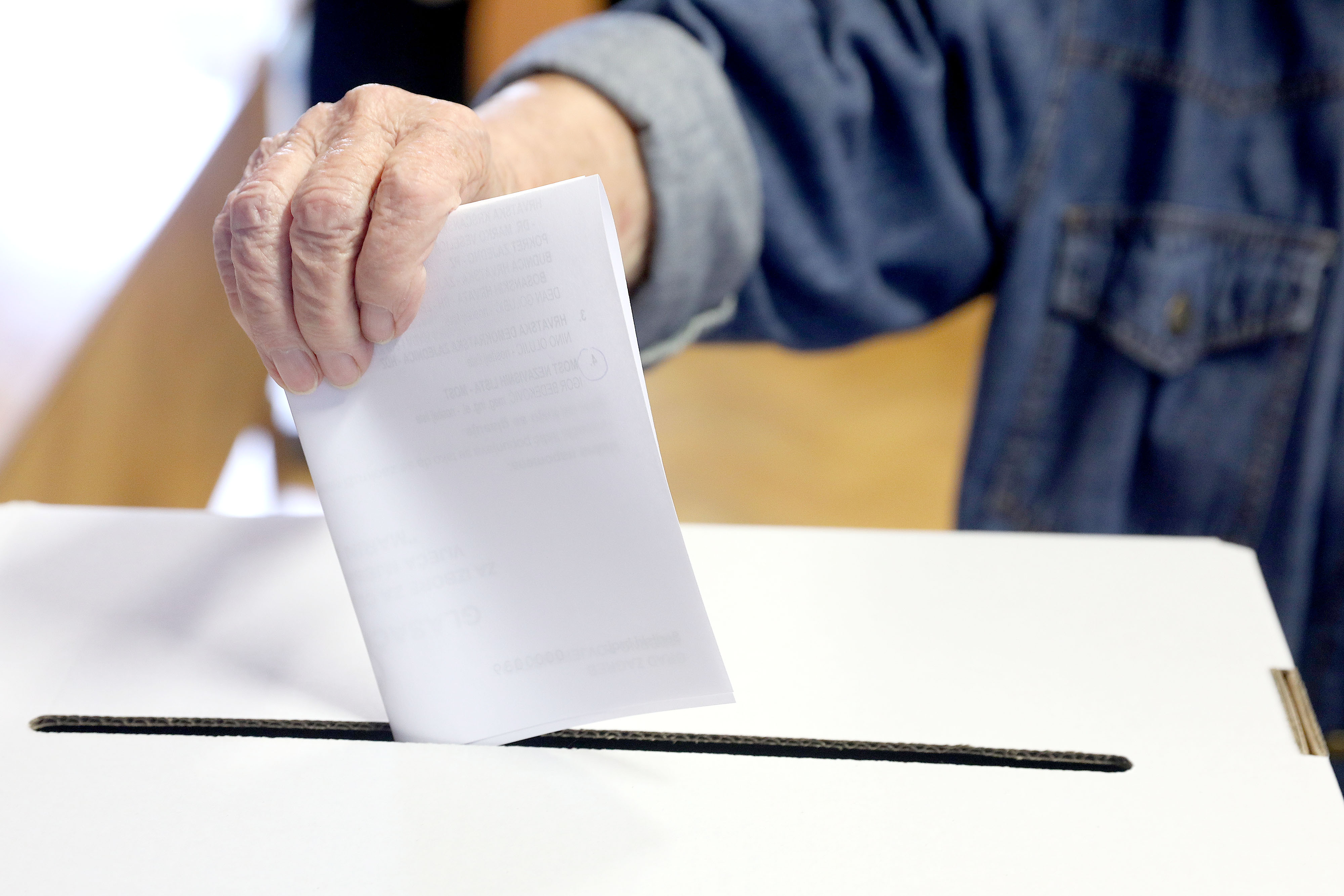 Zagreb: Gra?ani biraju svoje lokalne predstavnike