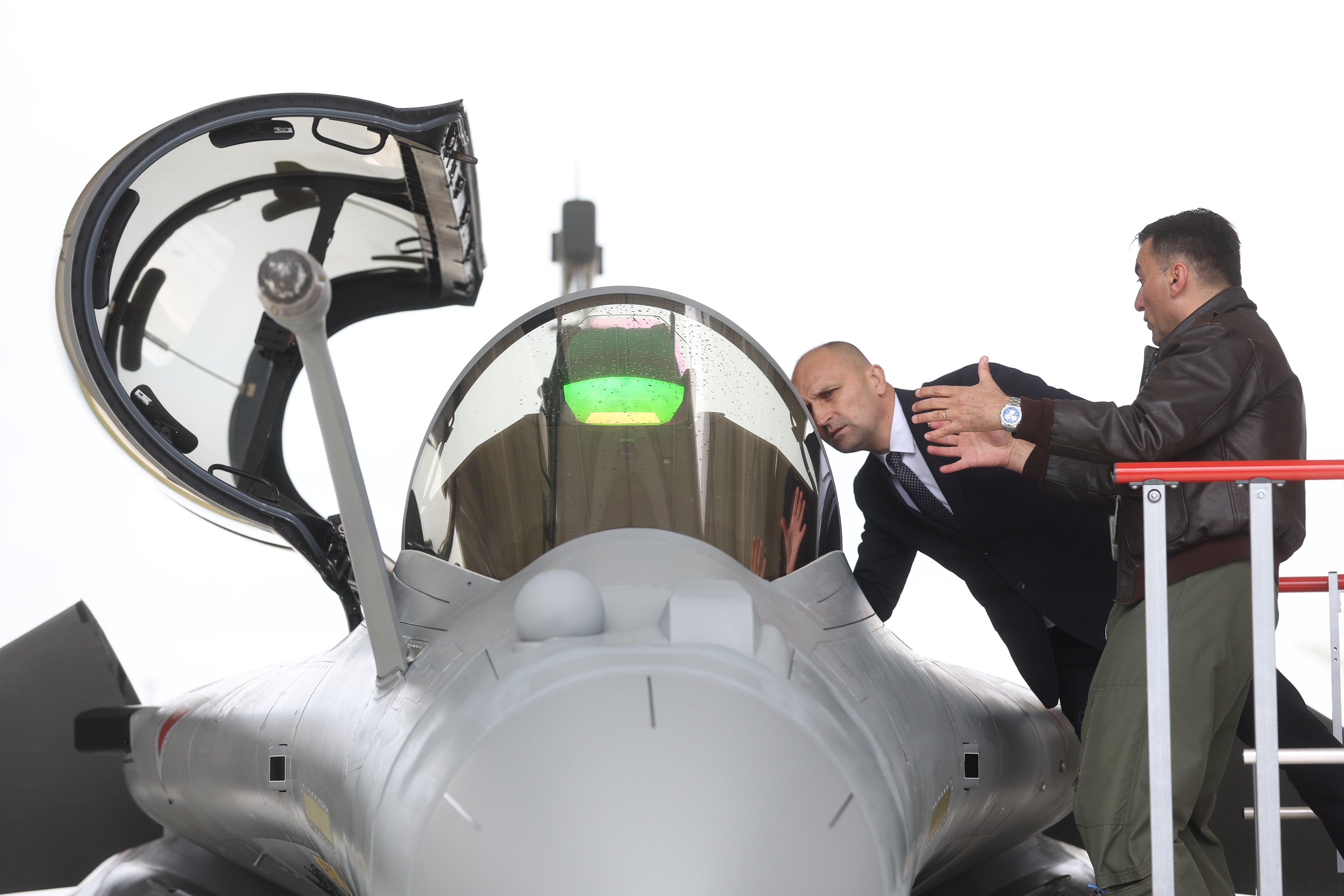 Ivan Anušić razgledao je nove borbene avione