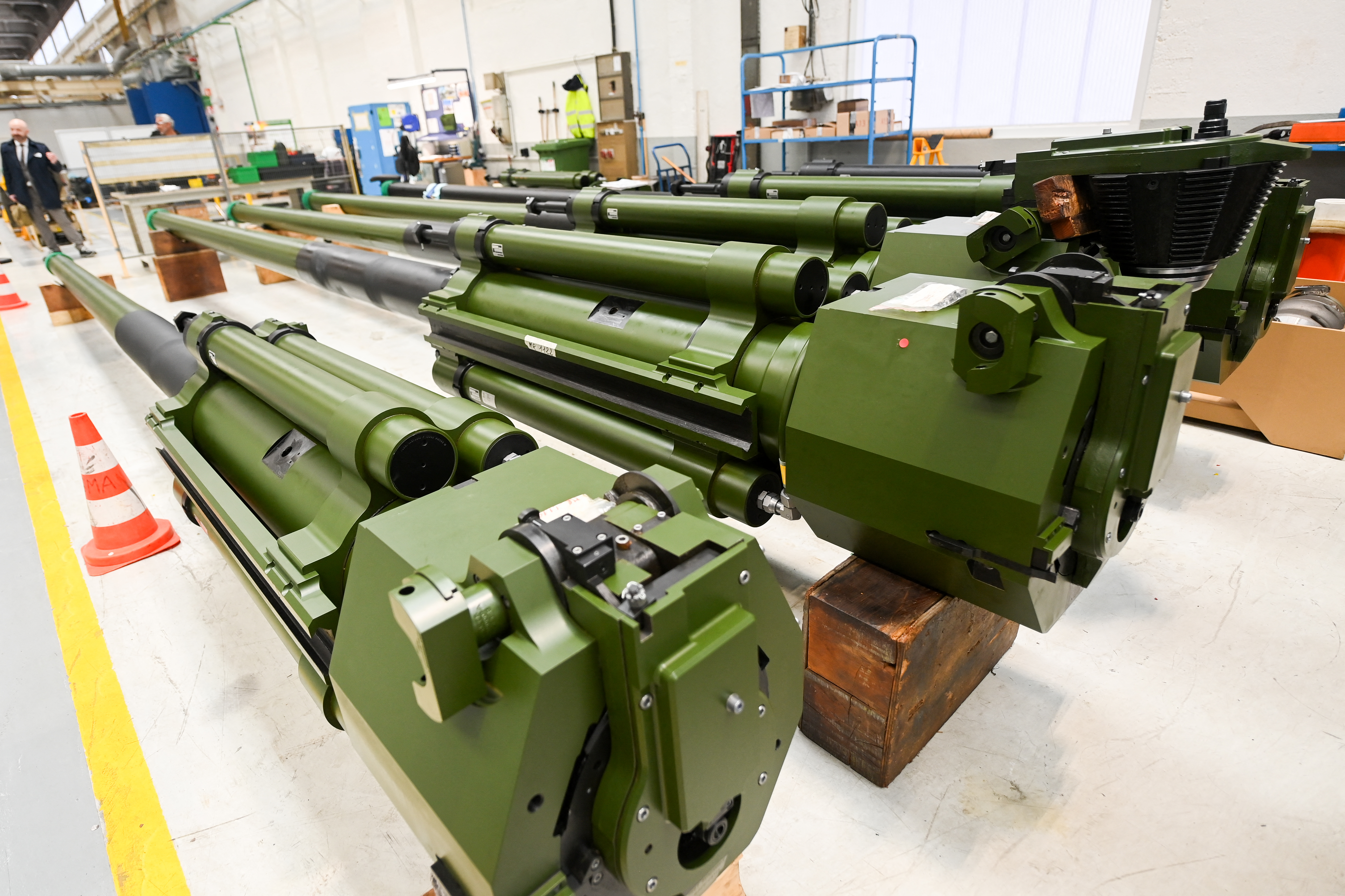 tvornica oružja, oružje