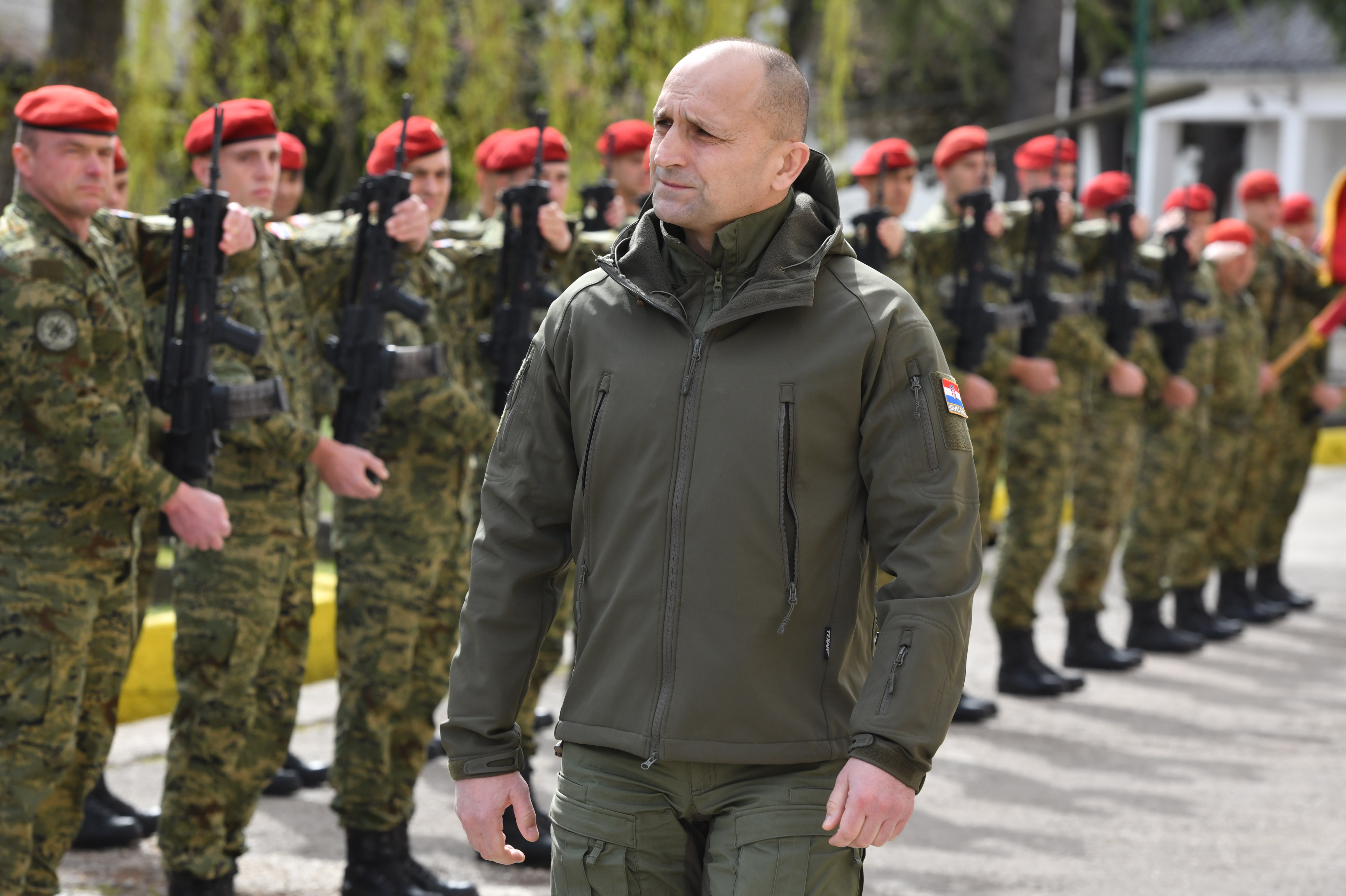 Knin: Ministar obrane Ivan Anui? obiao pripadnike Gardijske mehanizirane brigade u vojarni 4. gardijske brigade Pauci